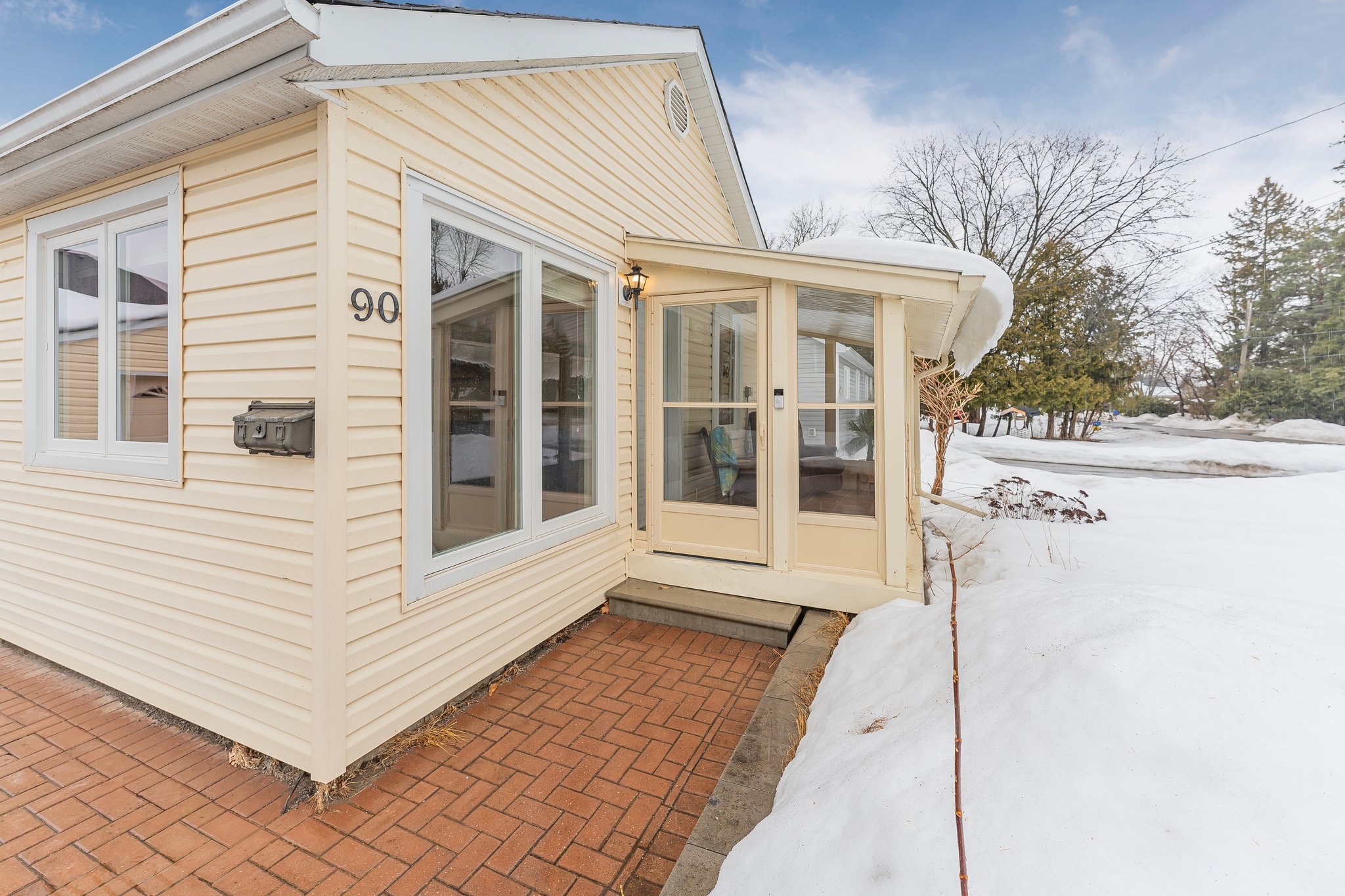 90 Riveredge Drive (4)