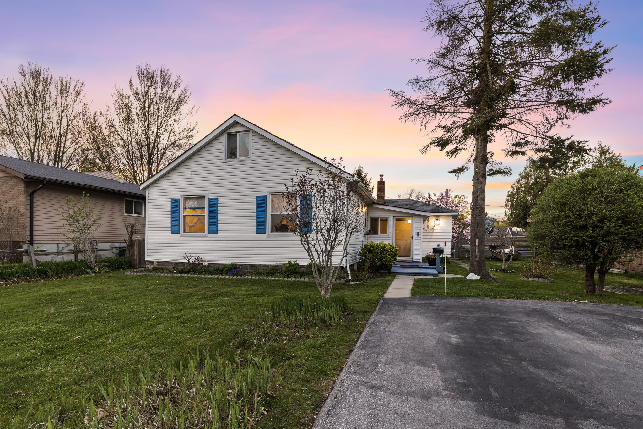 270 Hollywood Dr, Georgina