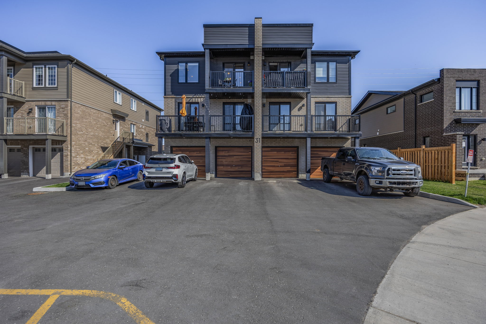31 Pumpkin Corner Cres Unit 9, Barrie