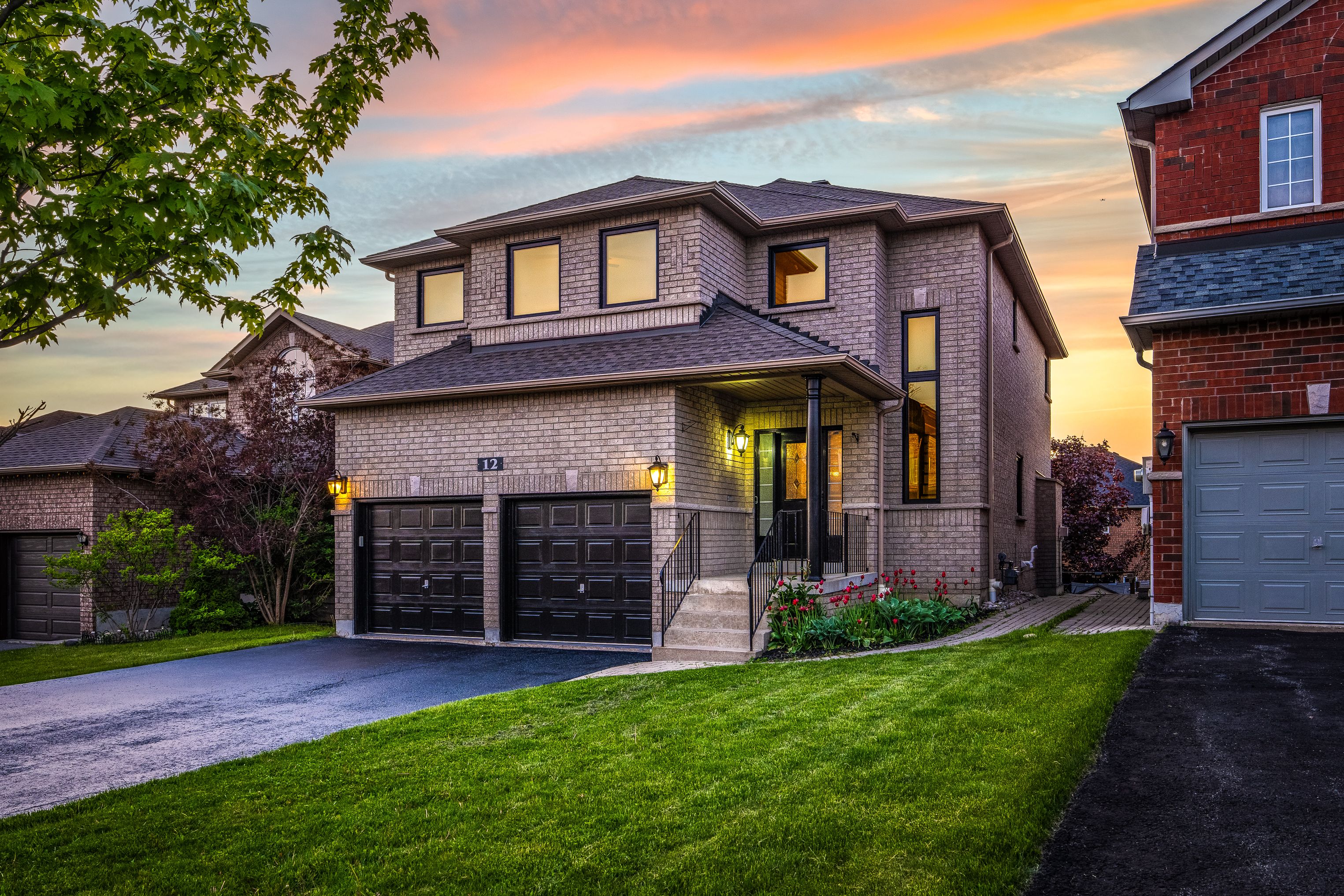 12 Prince of Wales Dr, Barrie