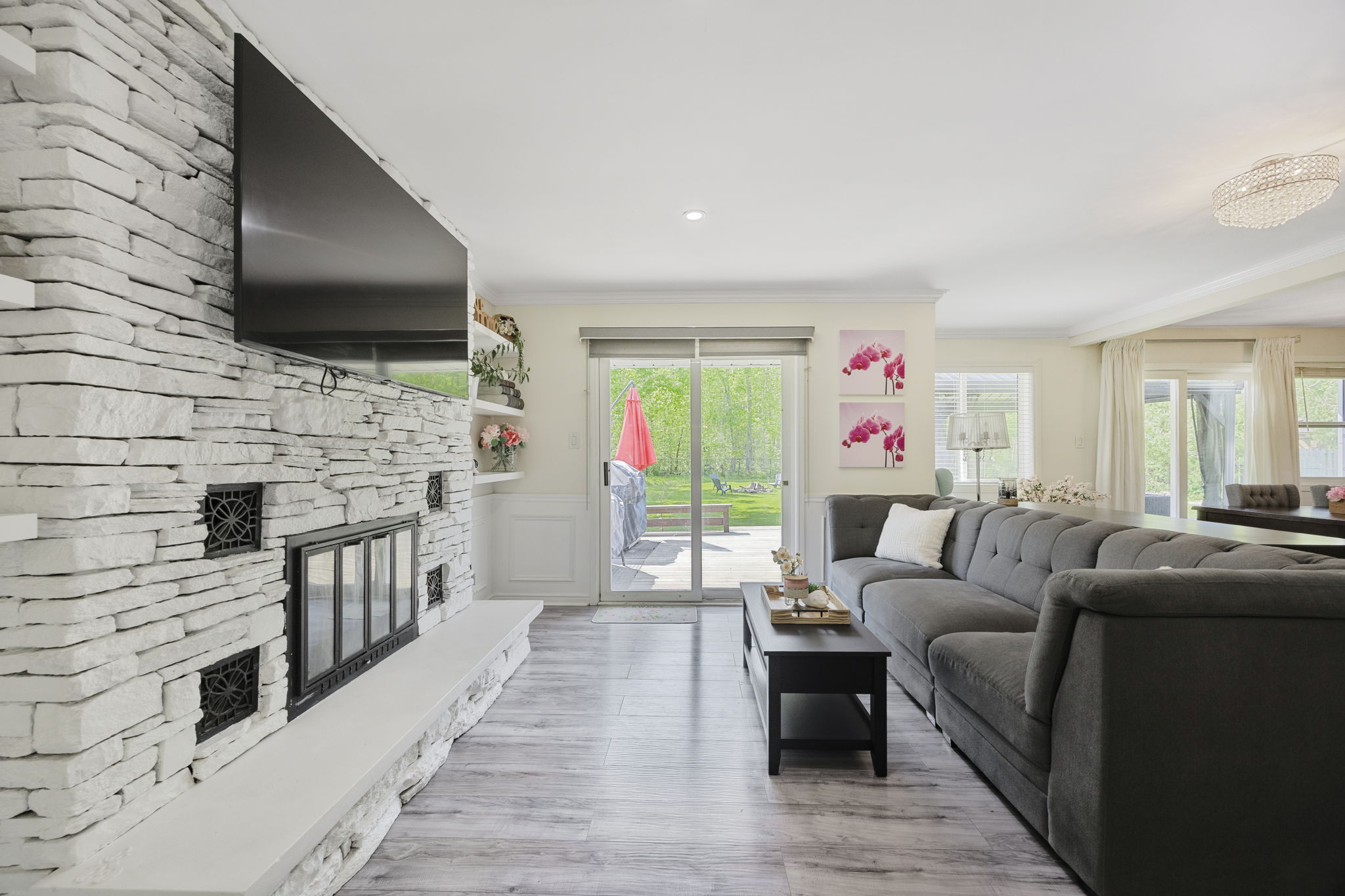 2330 Lakeshore Road E (12)
