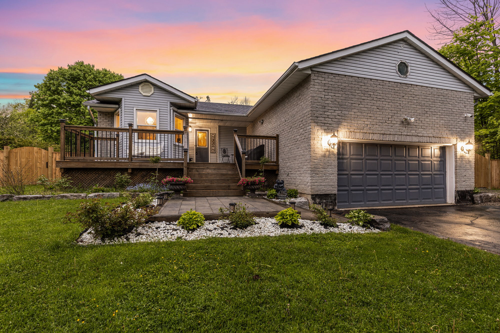 2330 Lakeshore Road E Twilight(2)