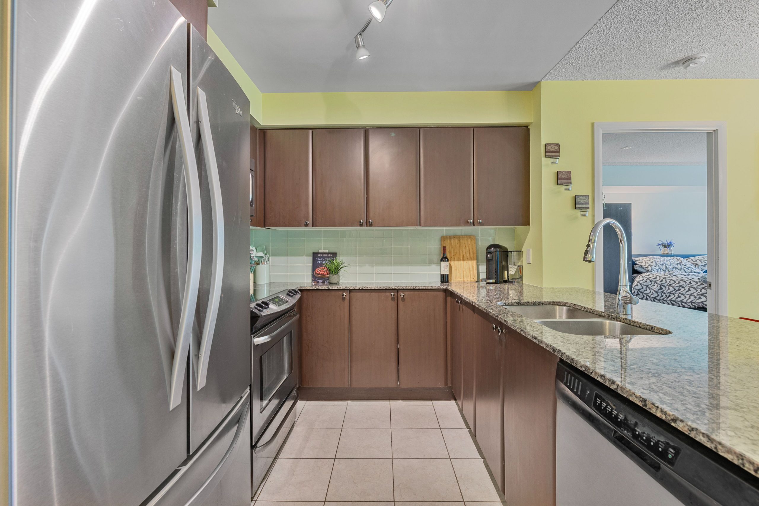 332-525 Wilson Avenue (10)