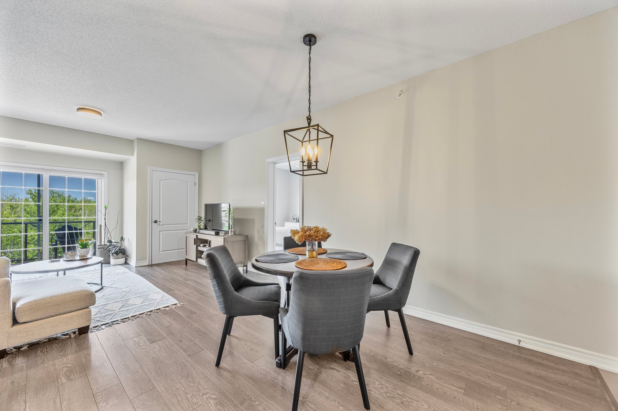 407-40 Ferndale Drive S (14)
