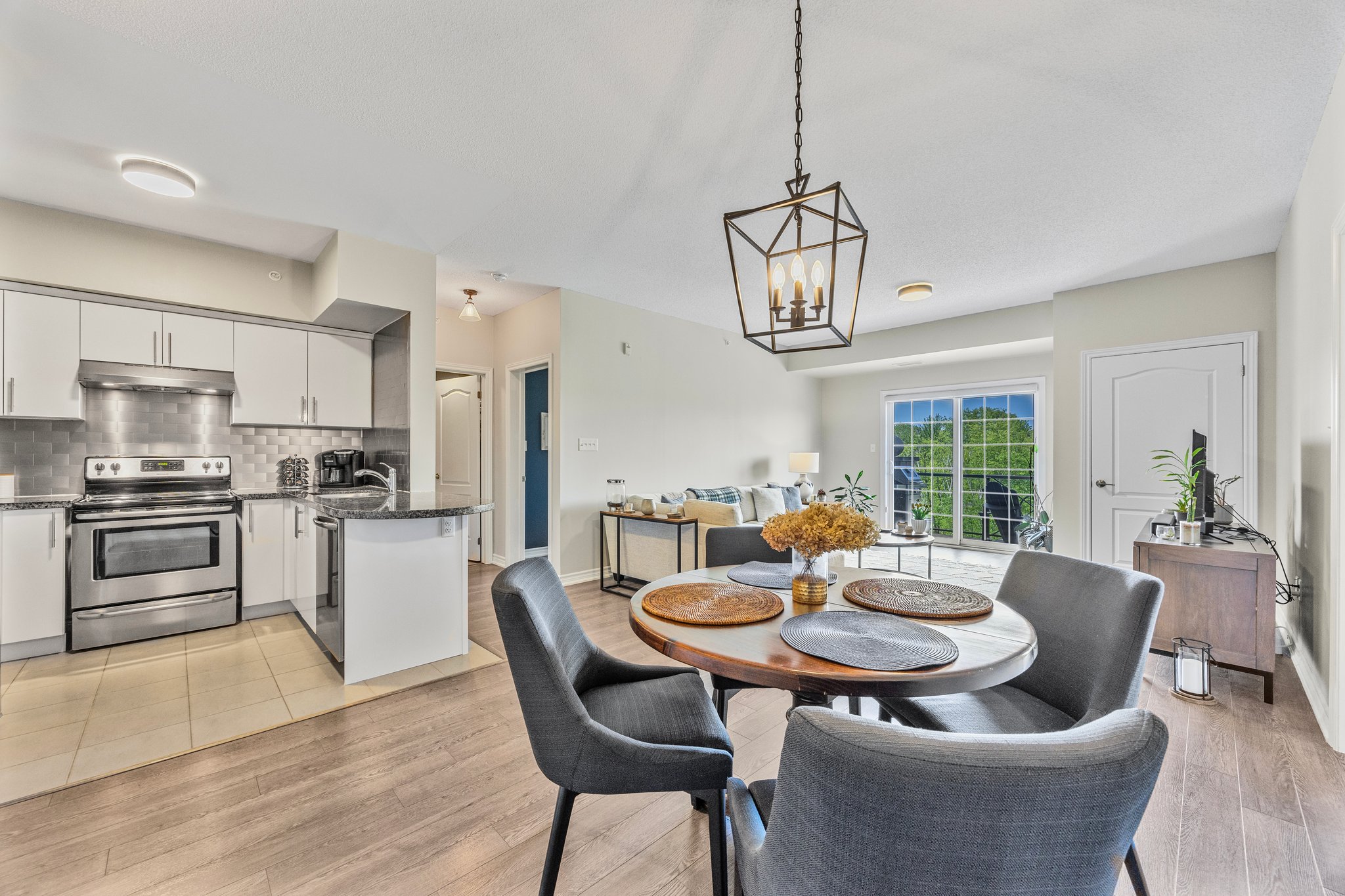 407-40 Ferndale Drive S (17)