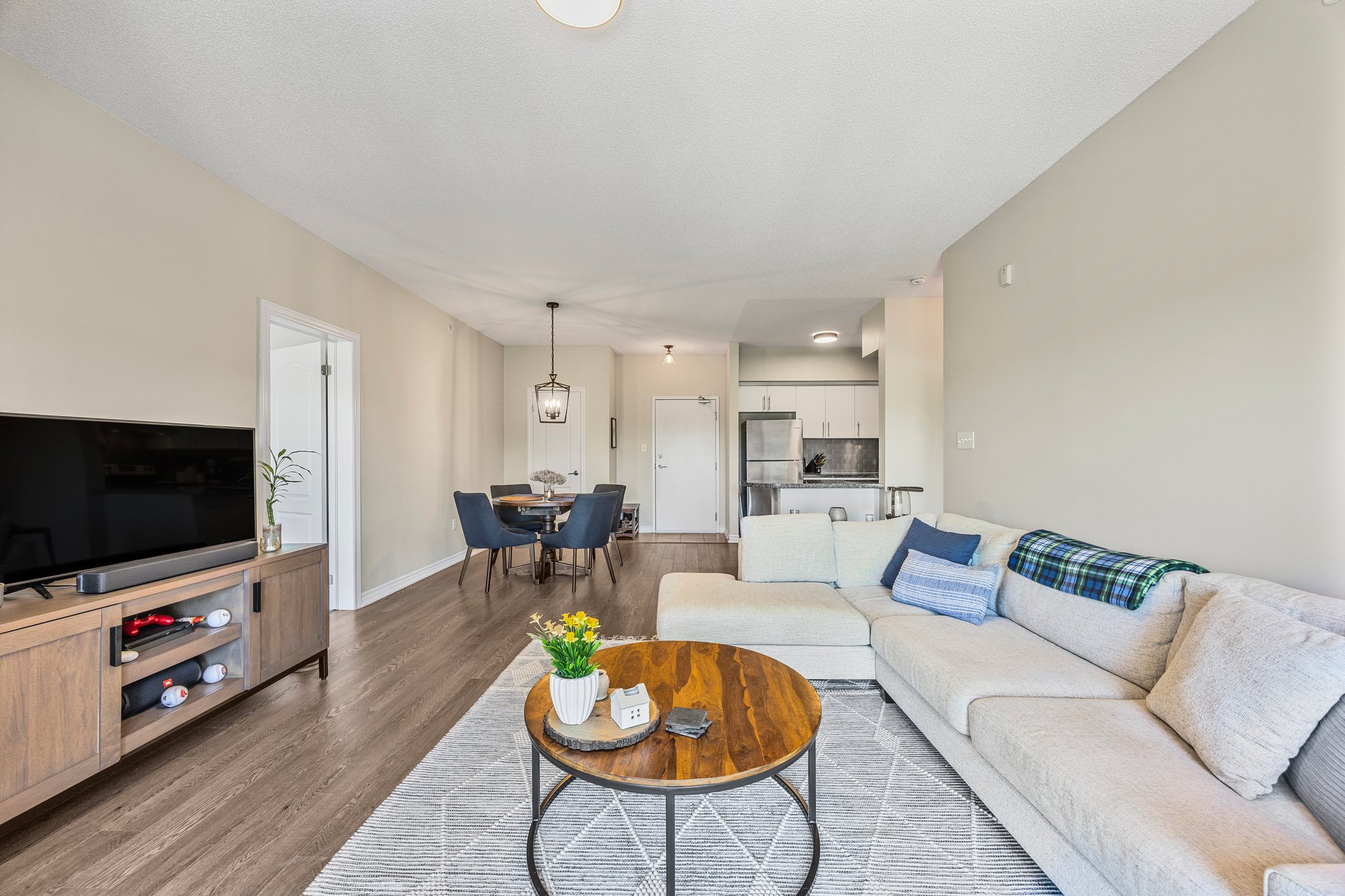 407-40 Ferndale Drive S (27)