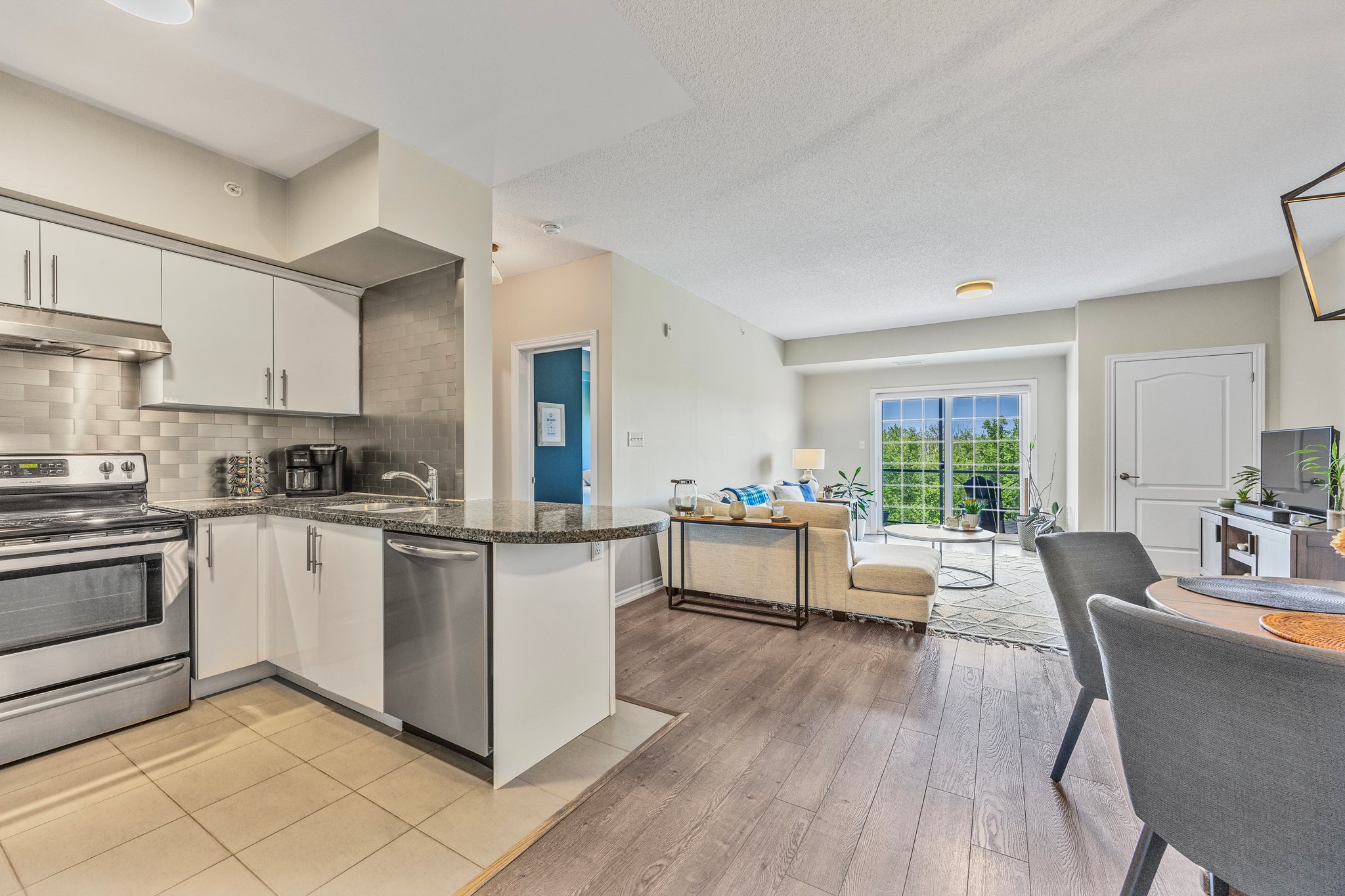 407-40 Ferndale Drive S (7)