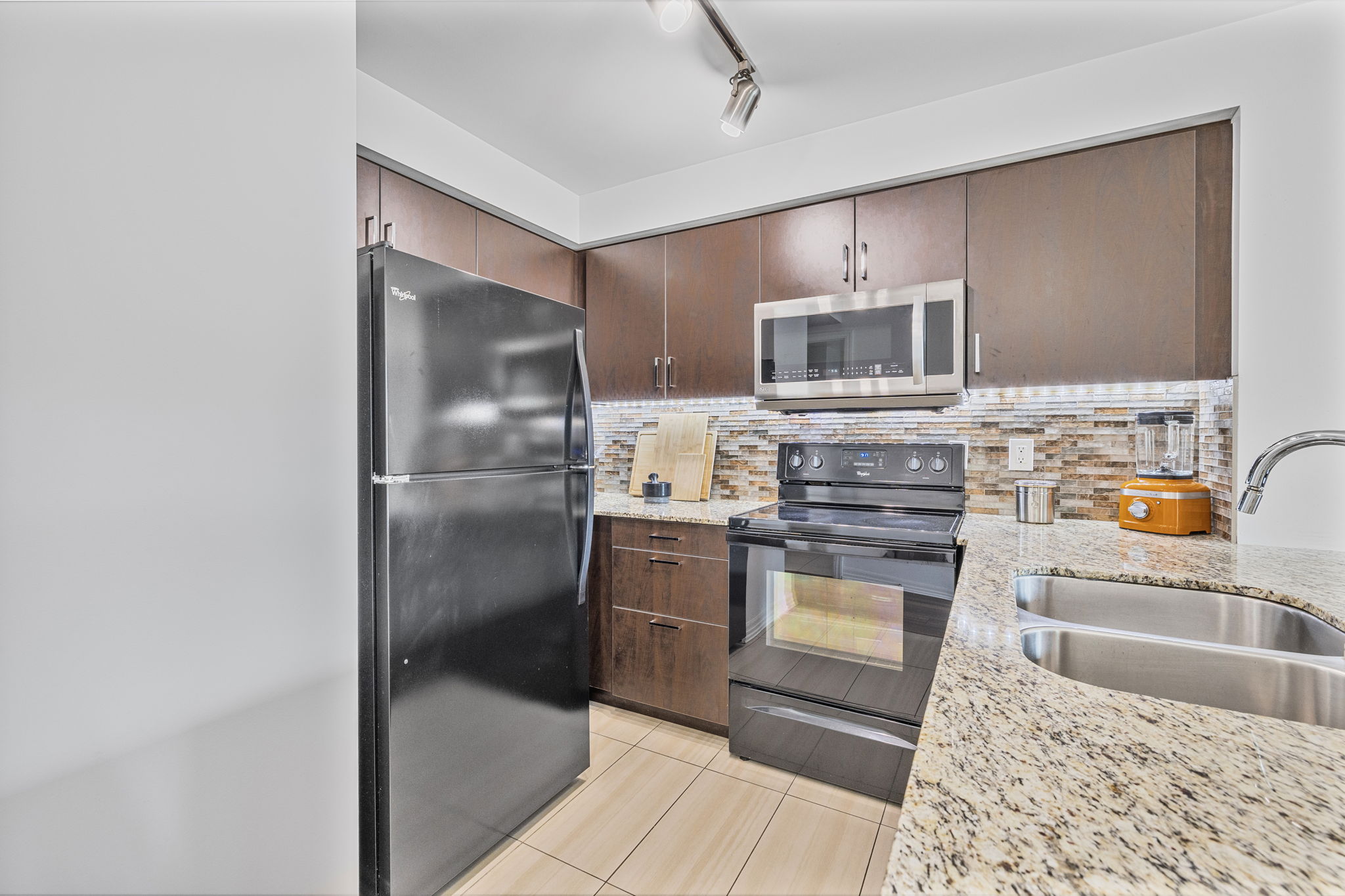 411-80 Esther Lorrie Drive (11)