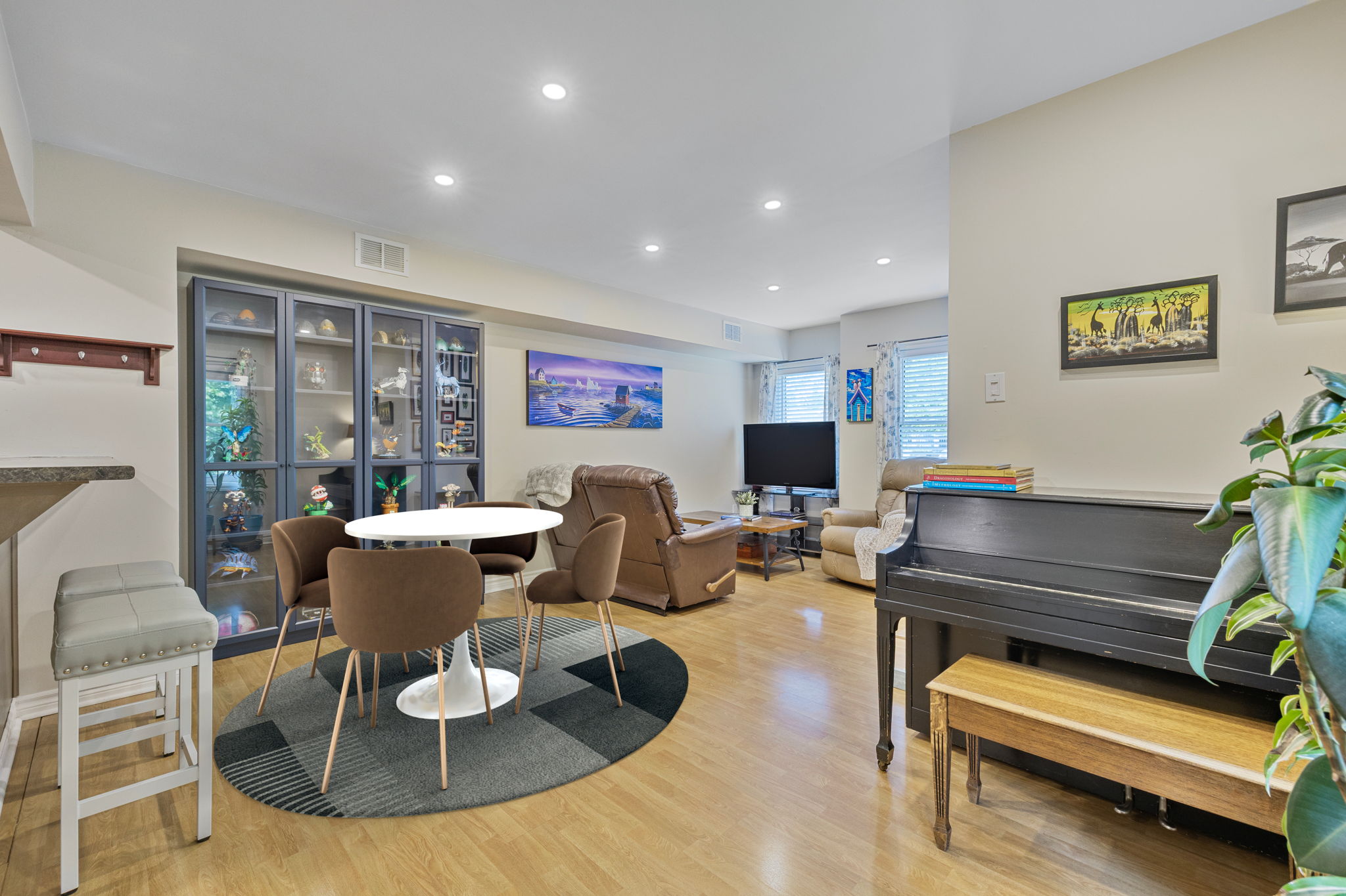 50-115 Main Street S (20) – Virtually Staged