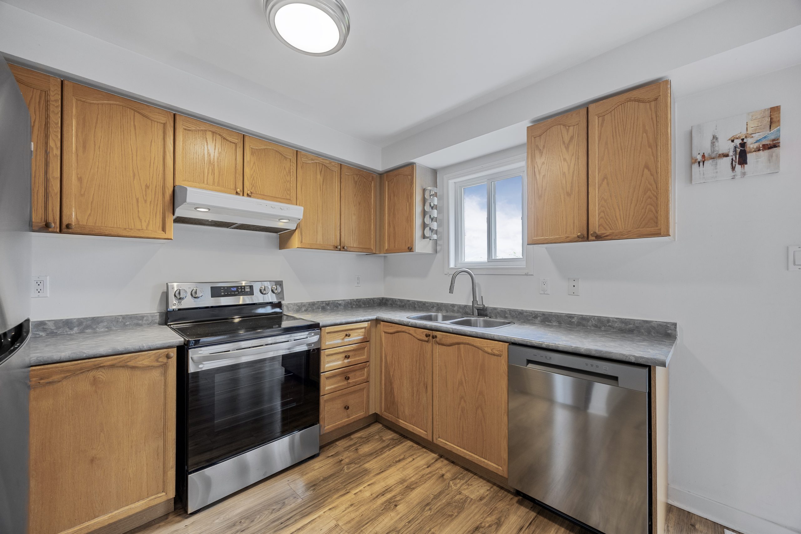 87 Hawthorne Crescent INTERIOR (3)