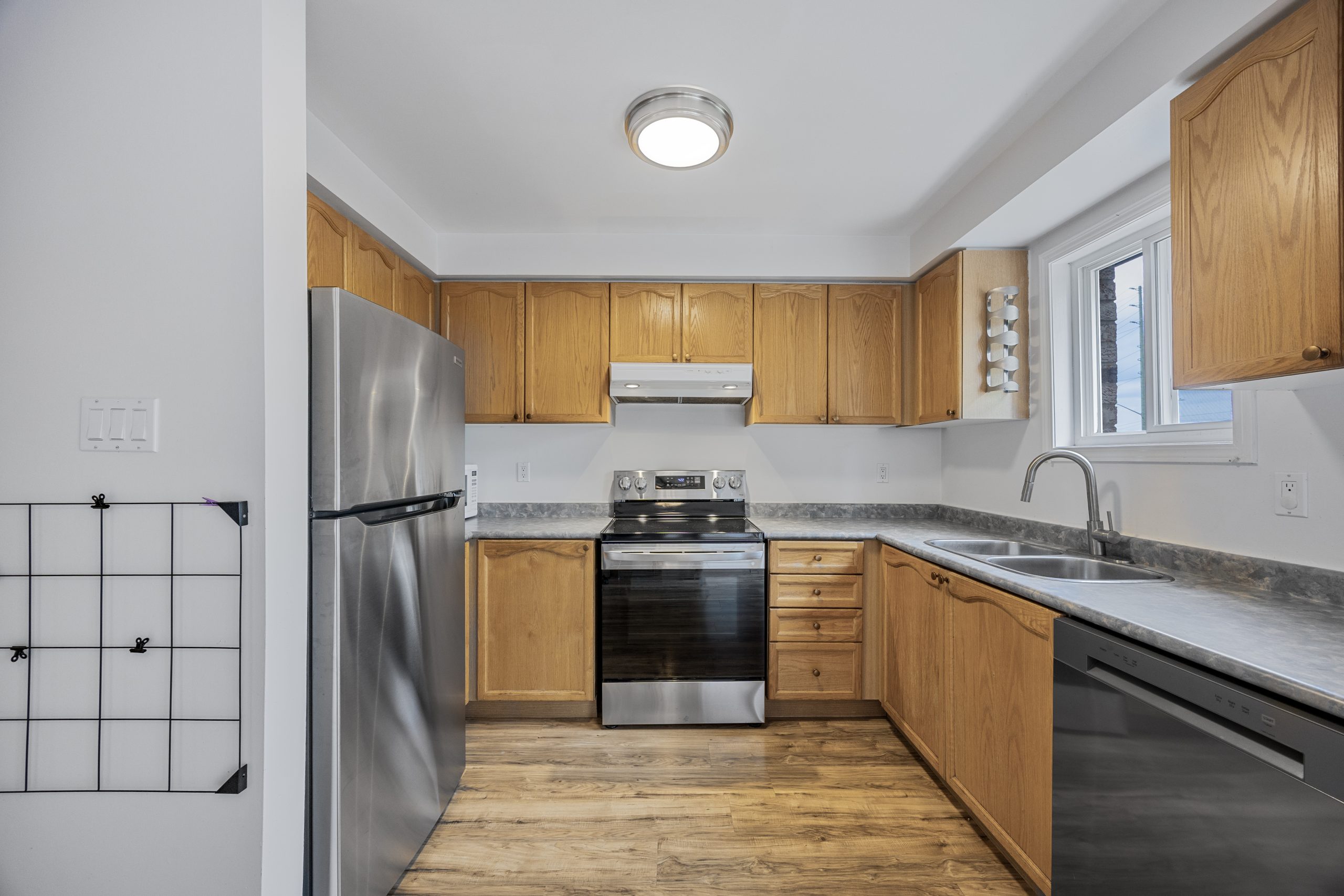 87 Hawthorne Crescent INTERIOR (4)