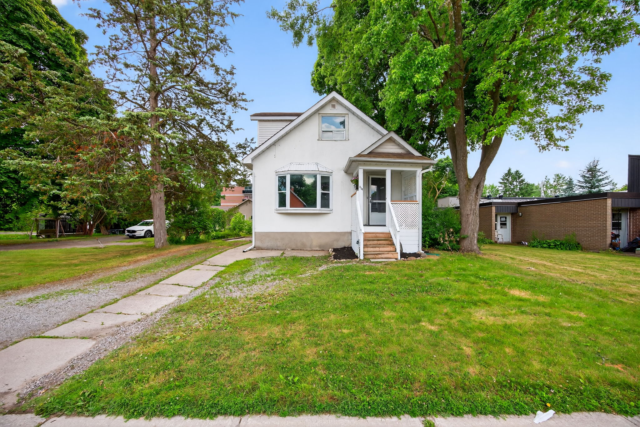 114 Burton Ave, Barrie