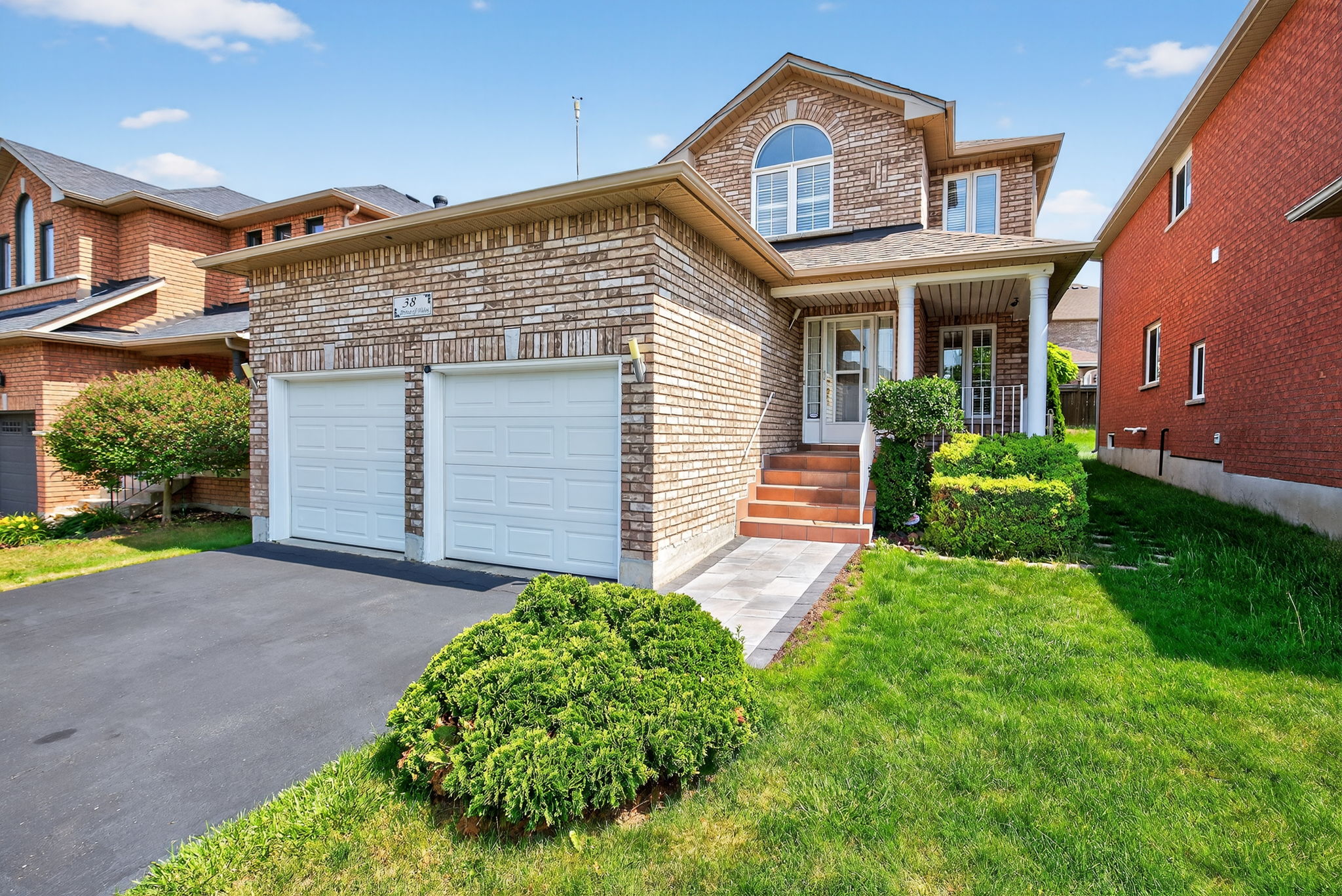 38 Prince of Wales Dr, Barrie