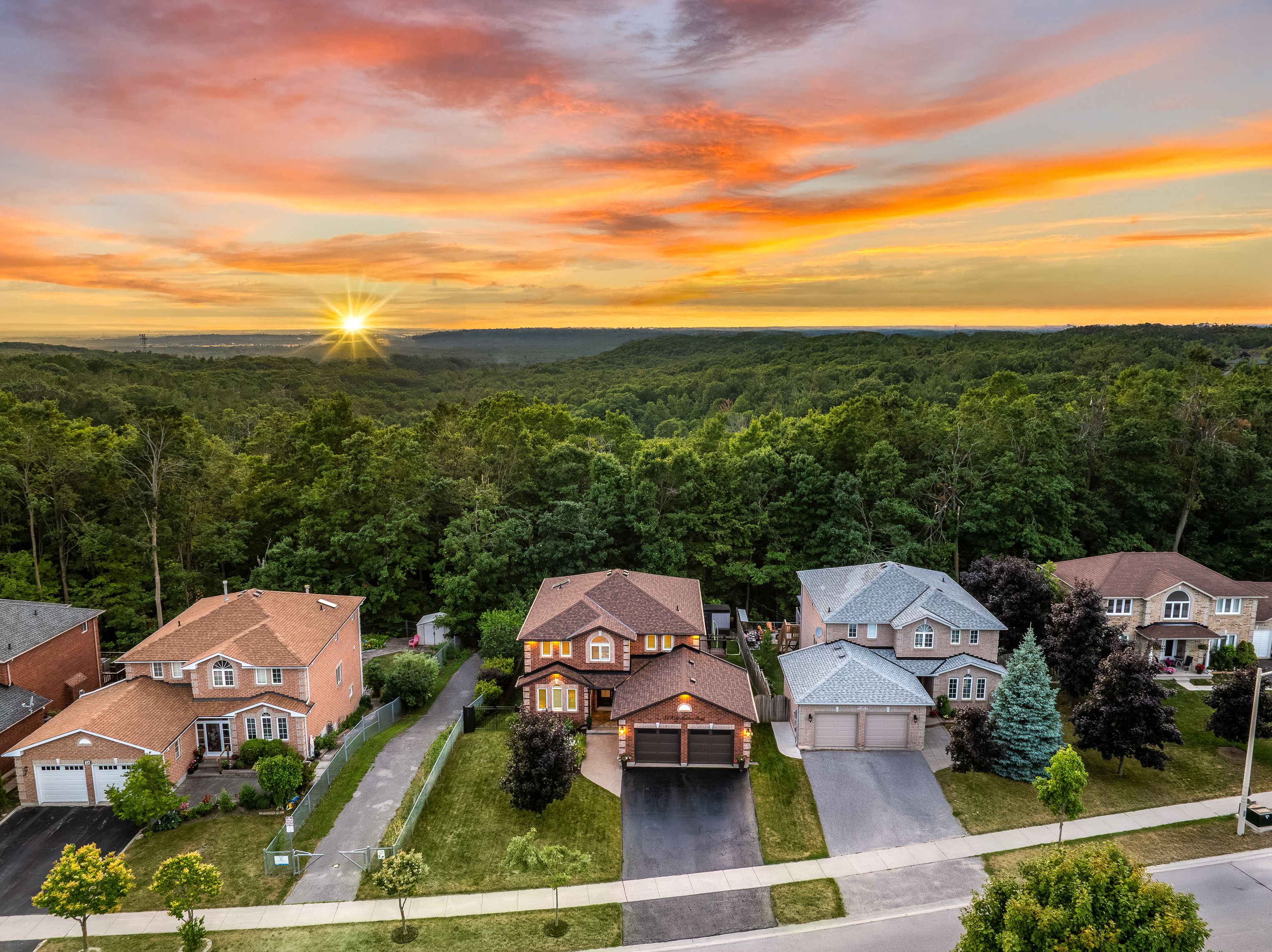 32 Holly Meadow Rd, Barrie