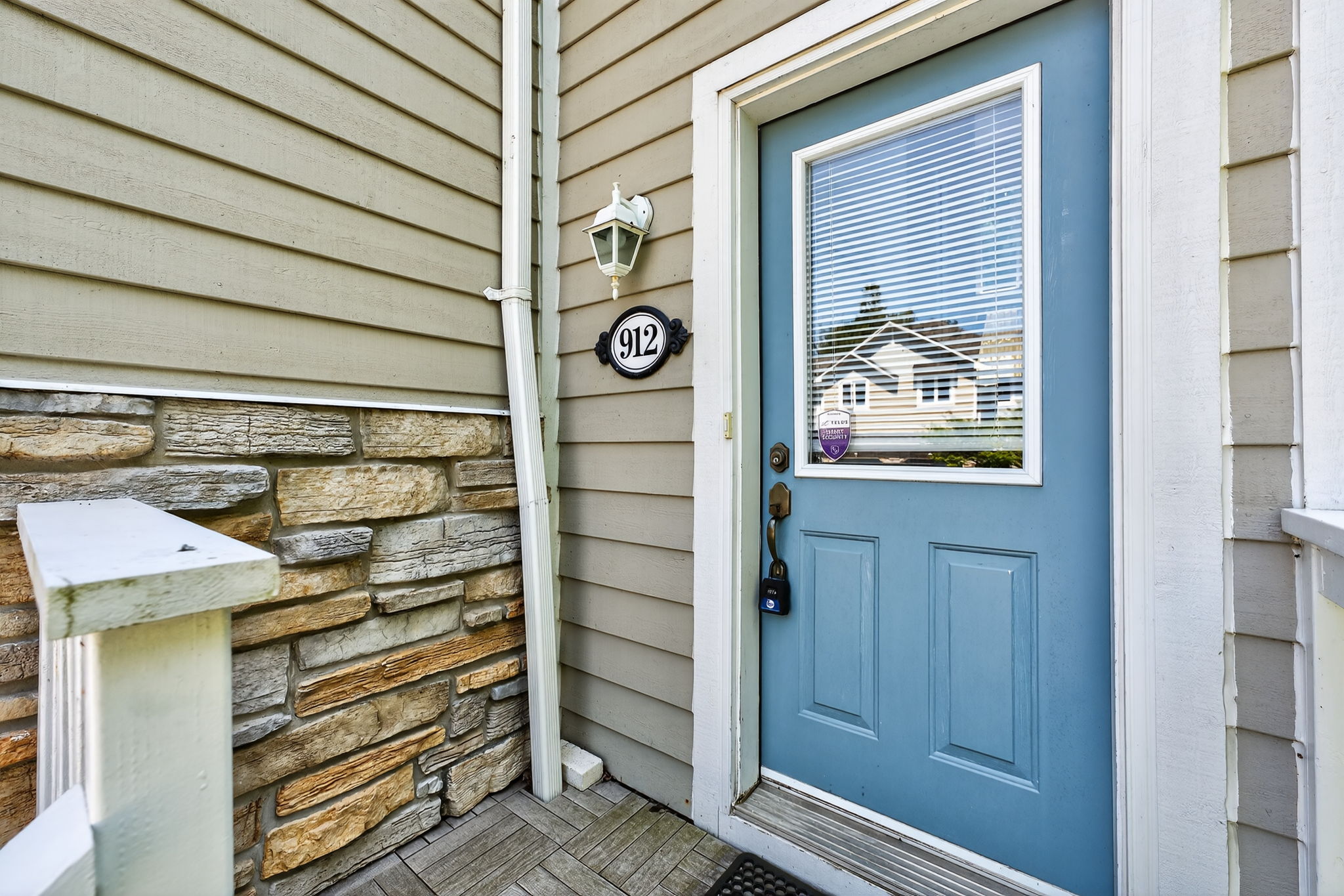 912 Creekfront Way_104