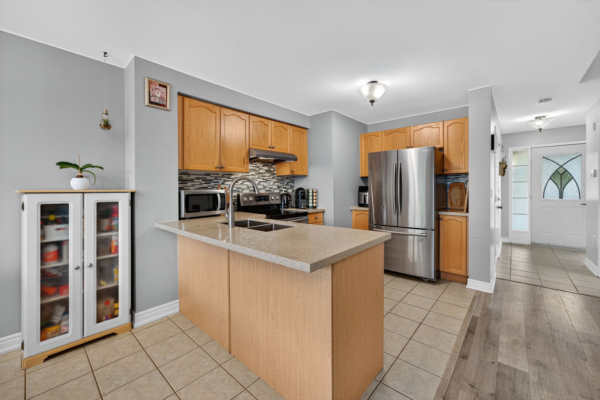 1182 Booth Avenue_109
