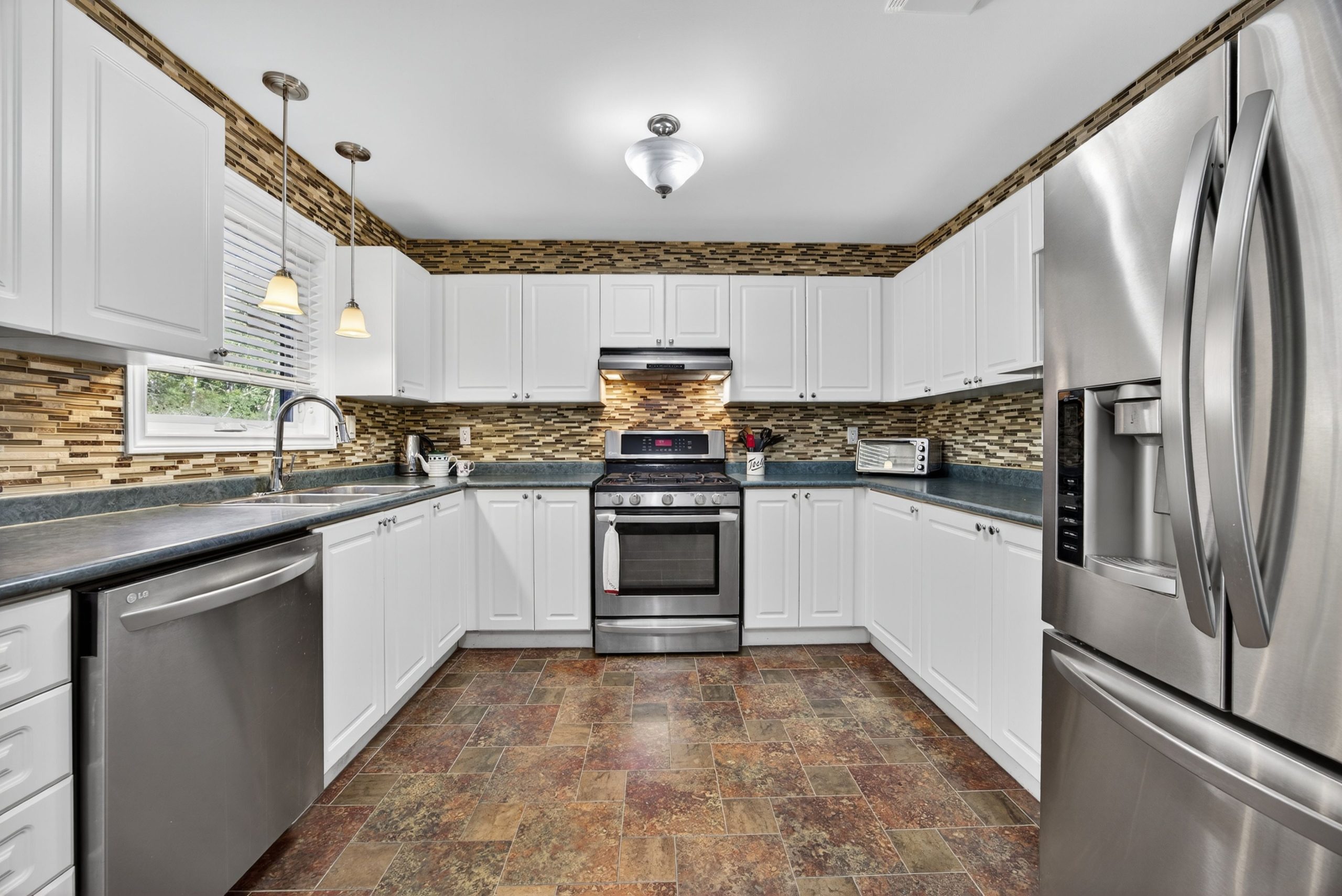 2446 Ralph Street_109