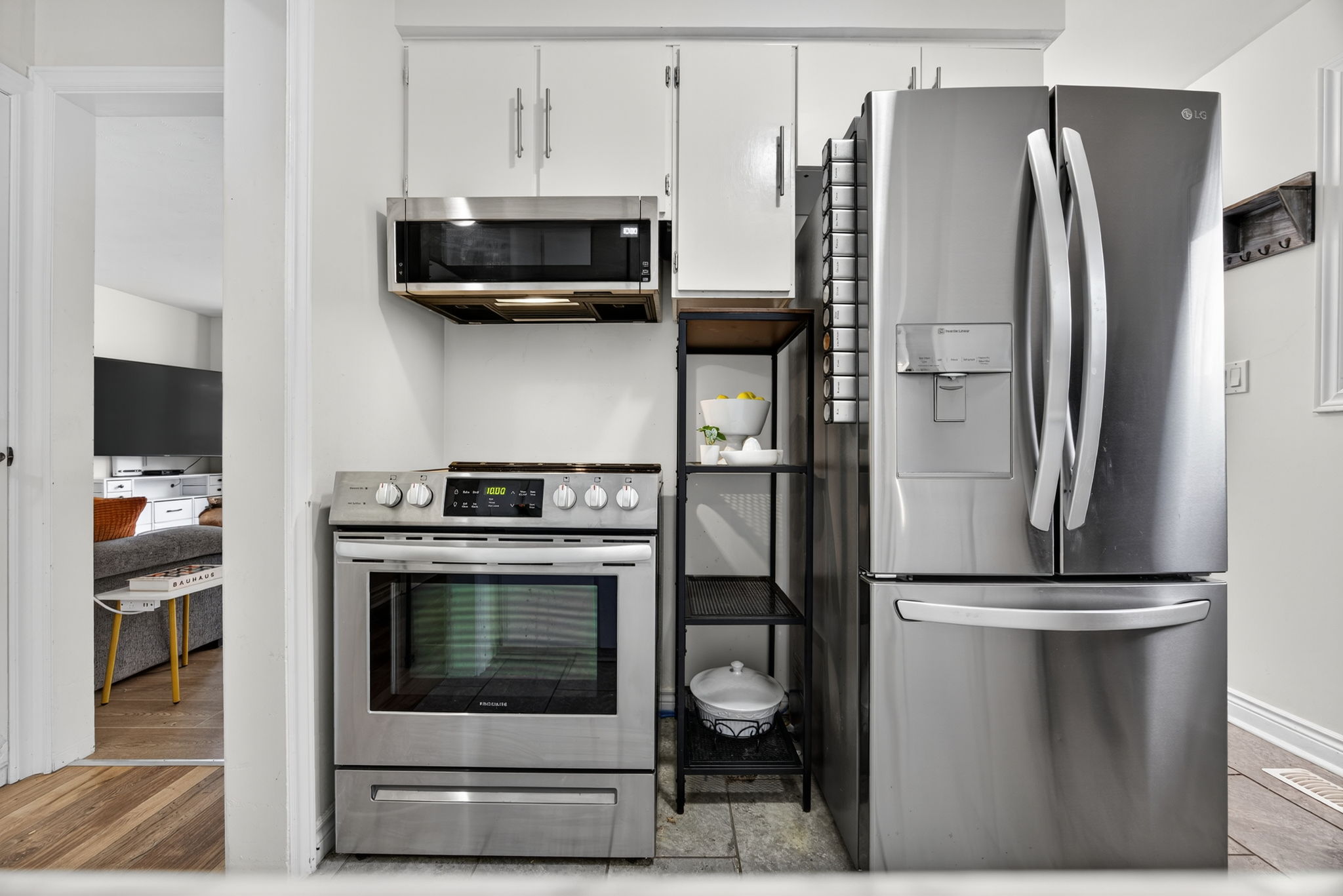 67 Simcoe Street_110