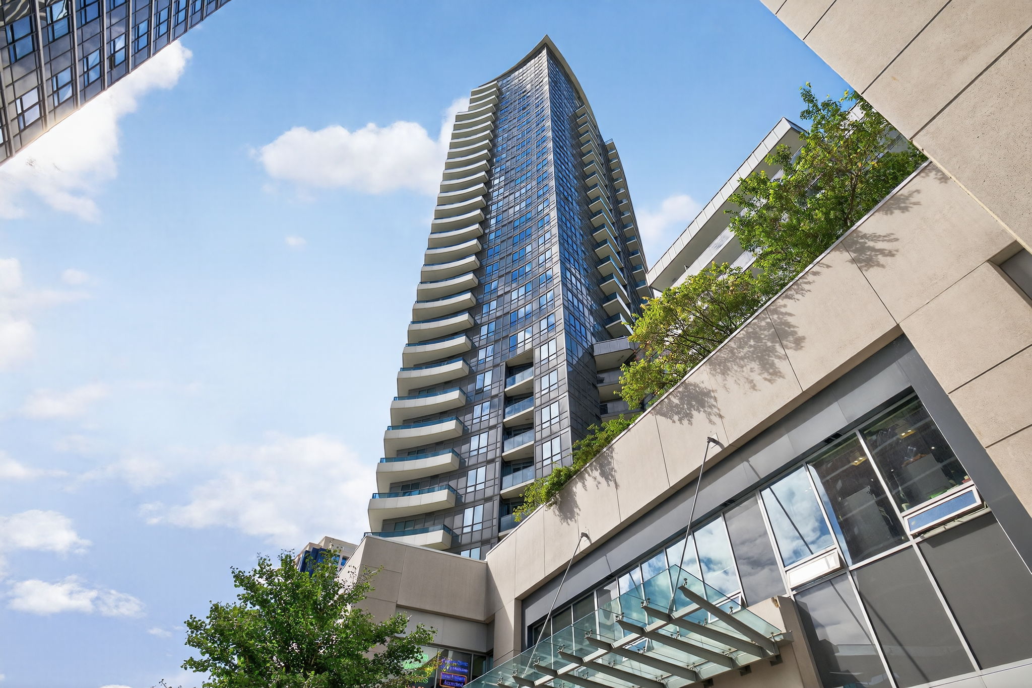 7171 Yonge St, Markham