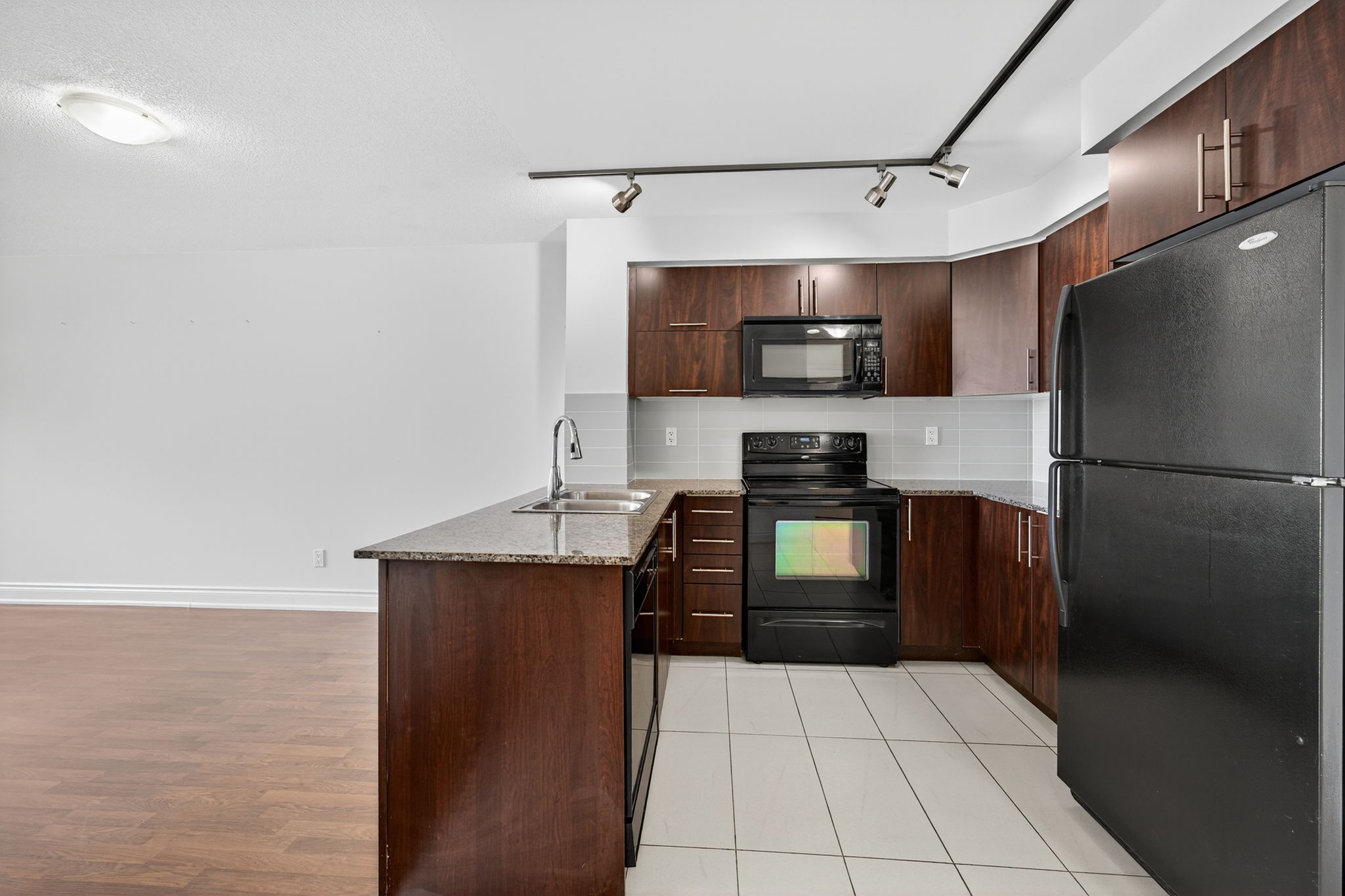 819-60 Town Centre Boulevard_113