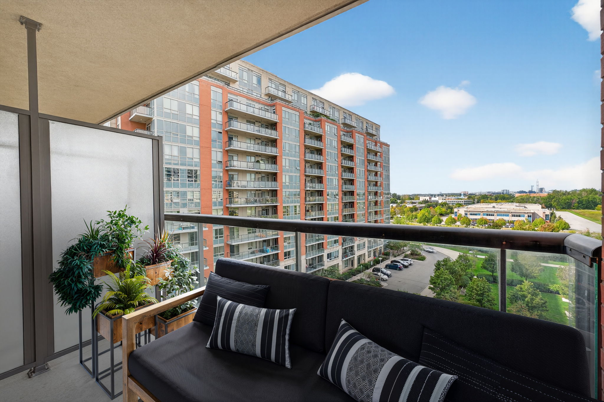 819-60 Town Centre Boulevard_120_VS