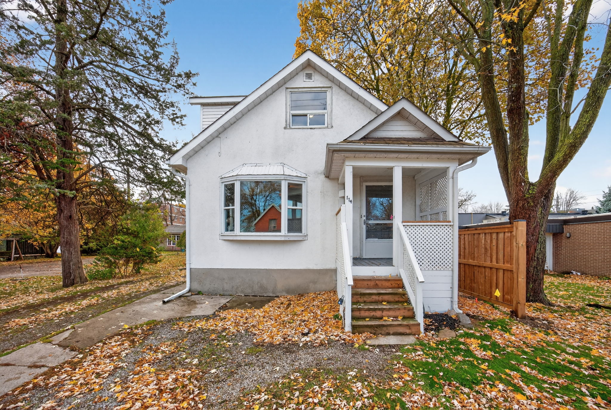 114 Burton Ave, Barrie