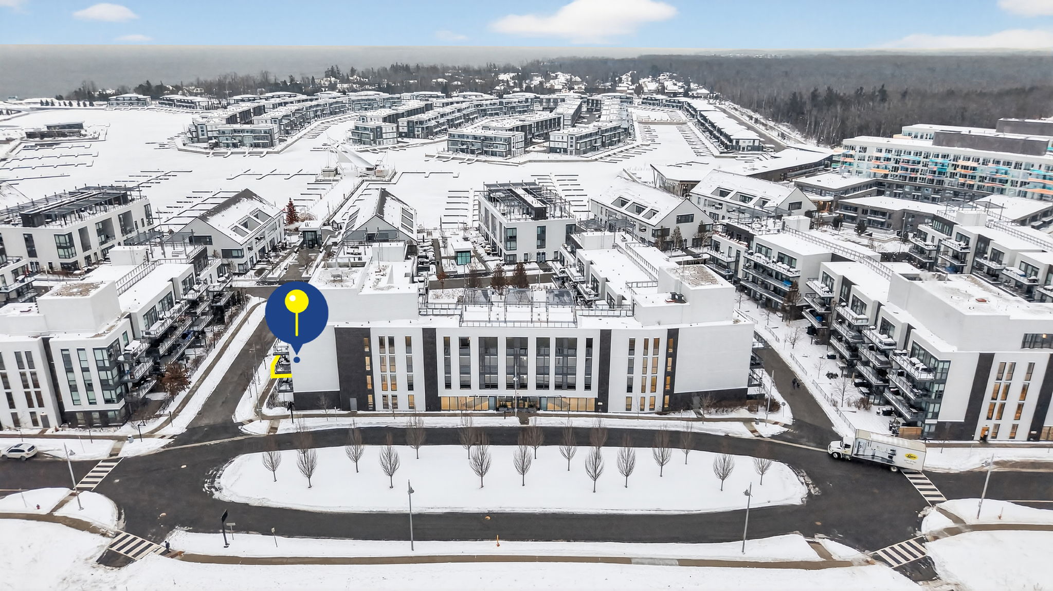 C315-301 Sea Ray Avenue_154e