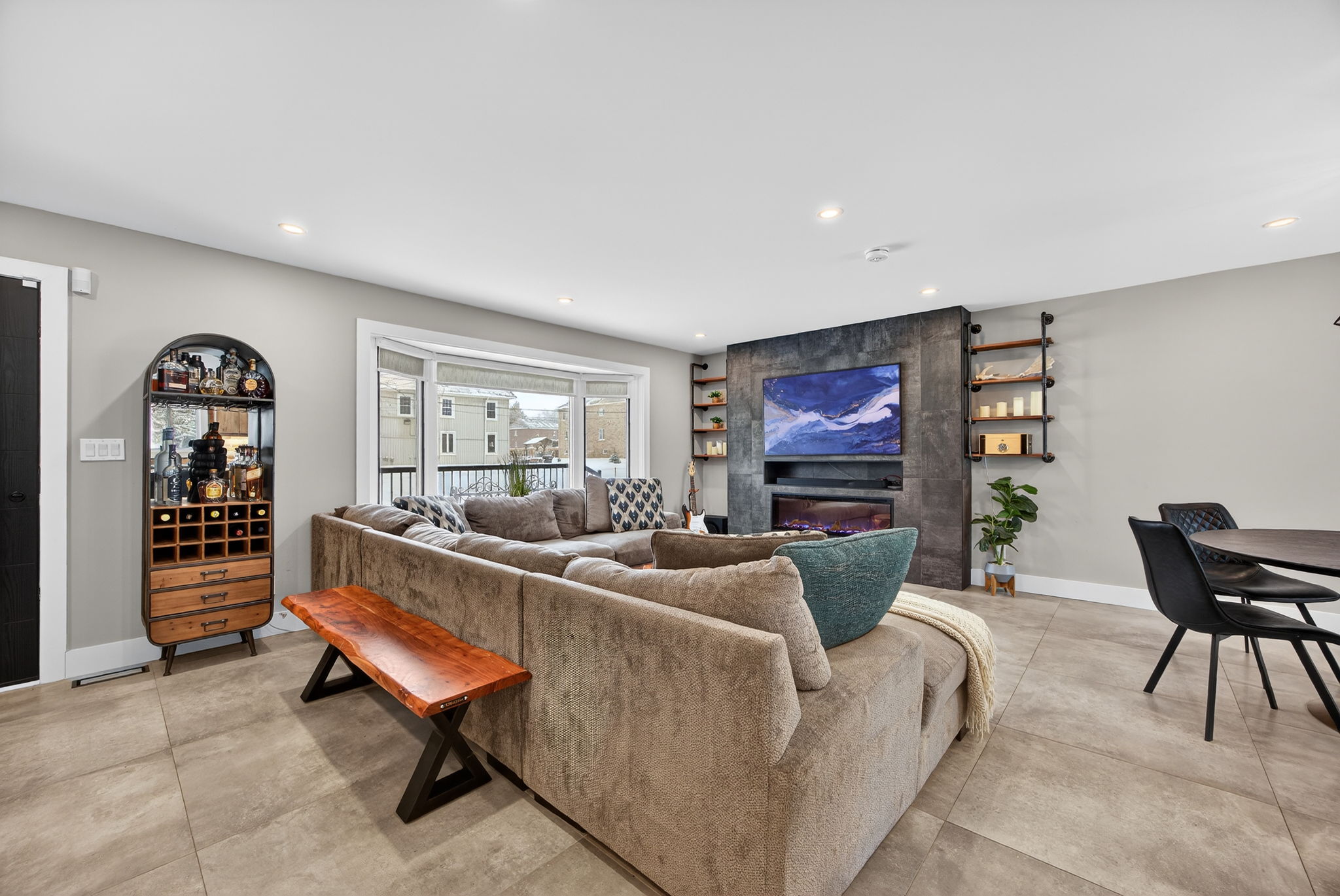 1386 Gilford Road_INT_103