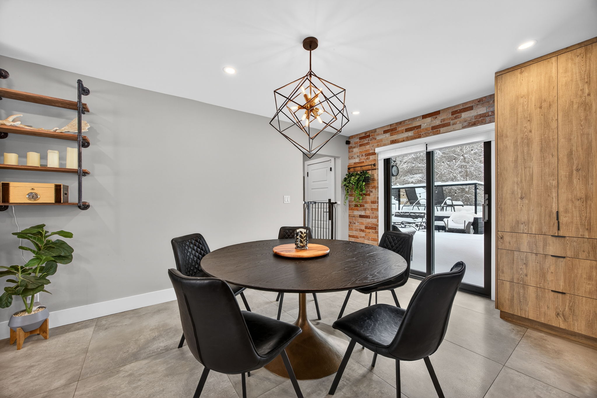 1386 Gilford Road_INT_109