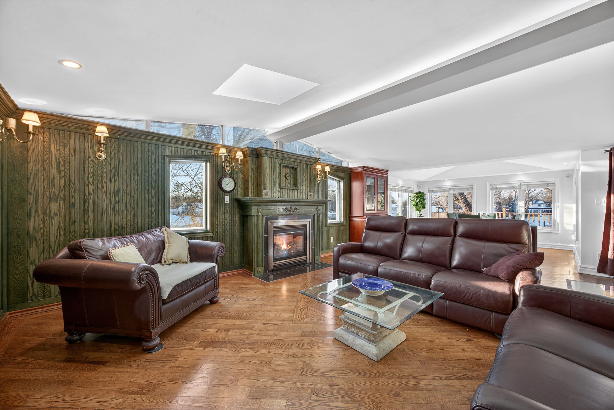 1976 River Road W_122