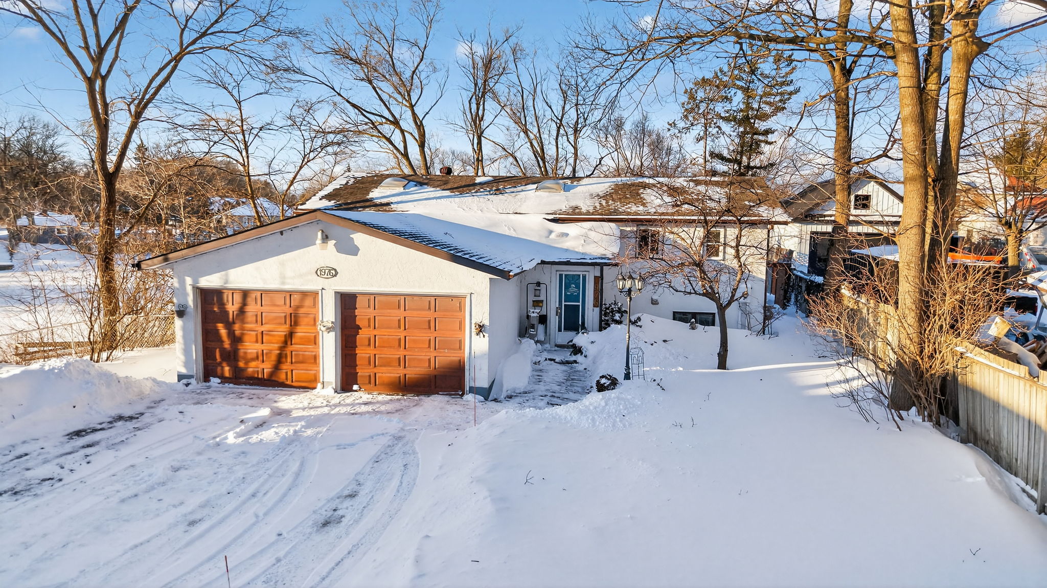 1976 River Road West, Wasaga Beach