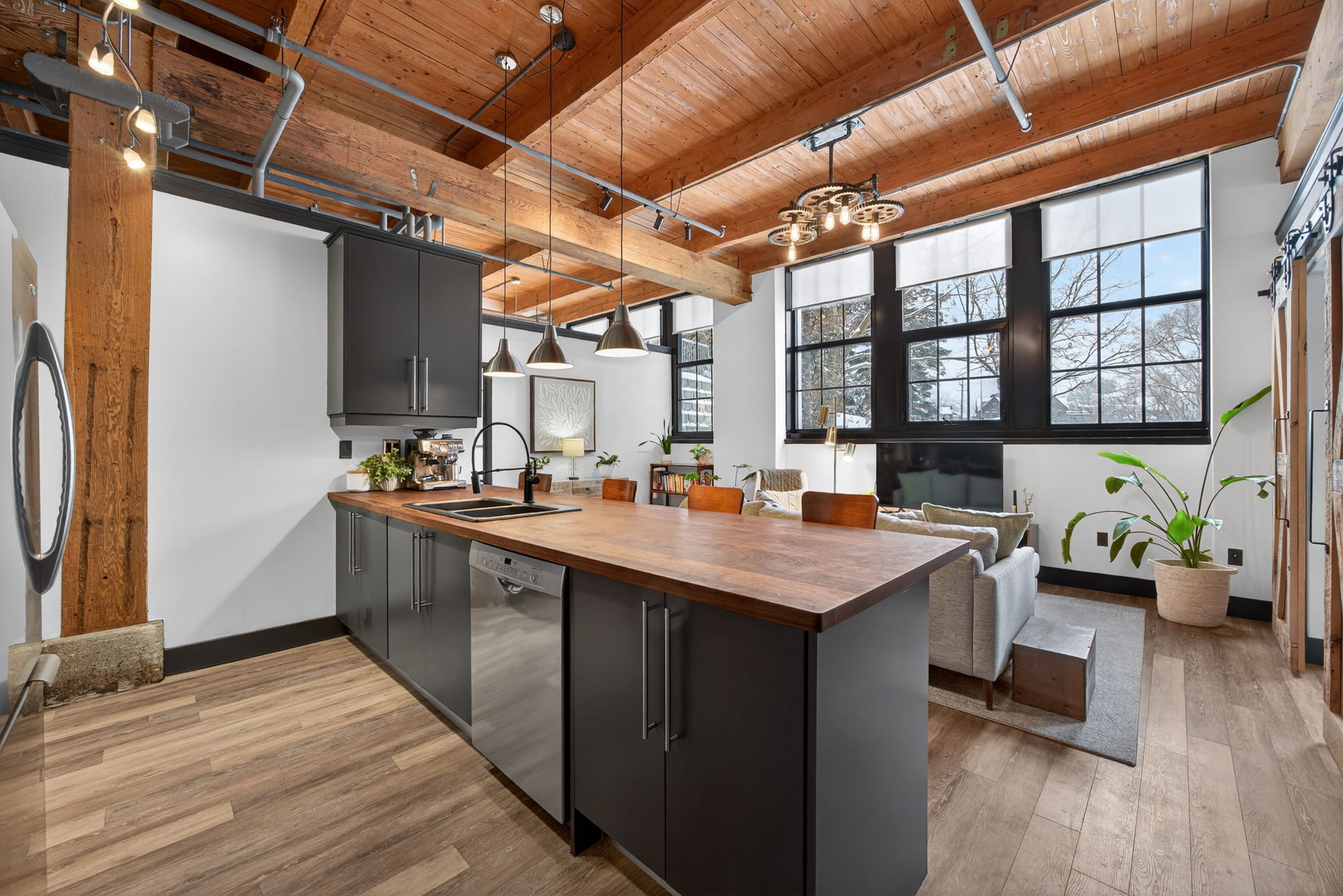 106-543 Timothy Street_106