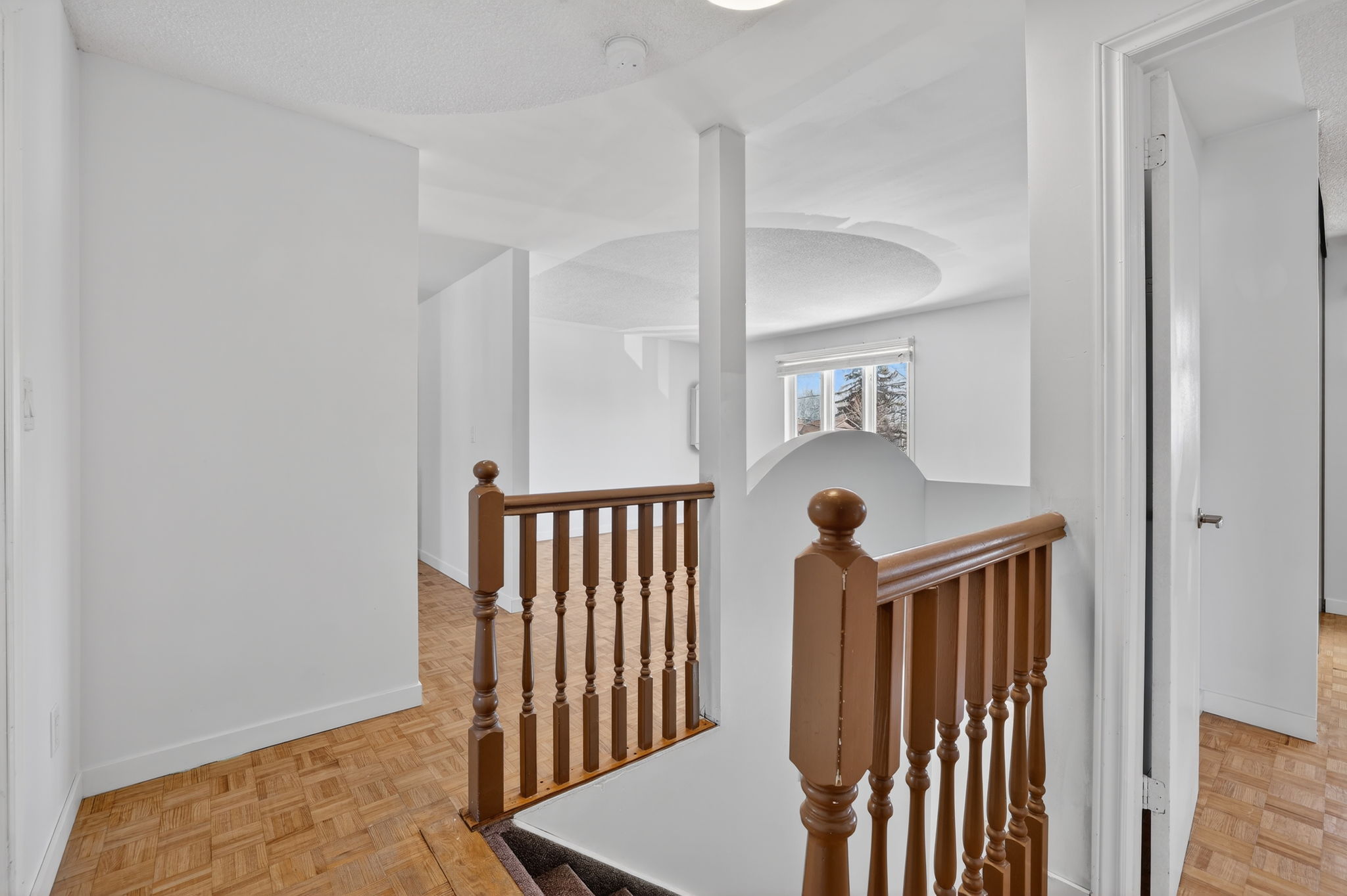 704 Brock Street S_109