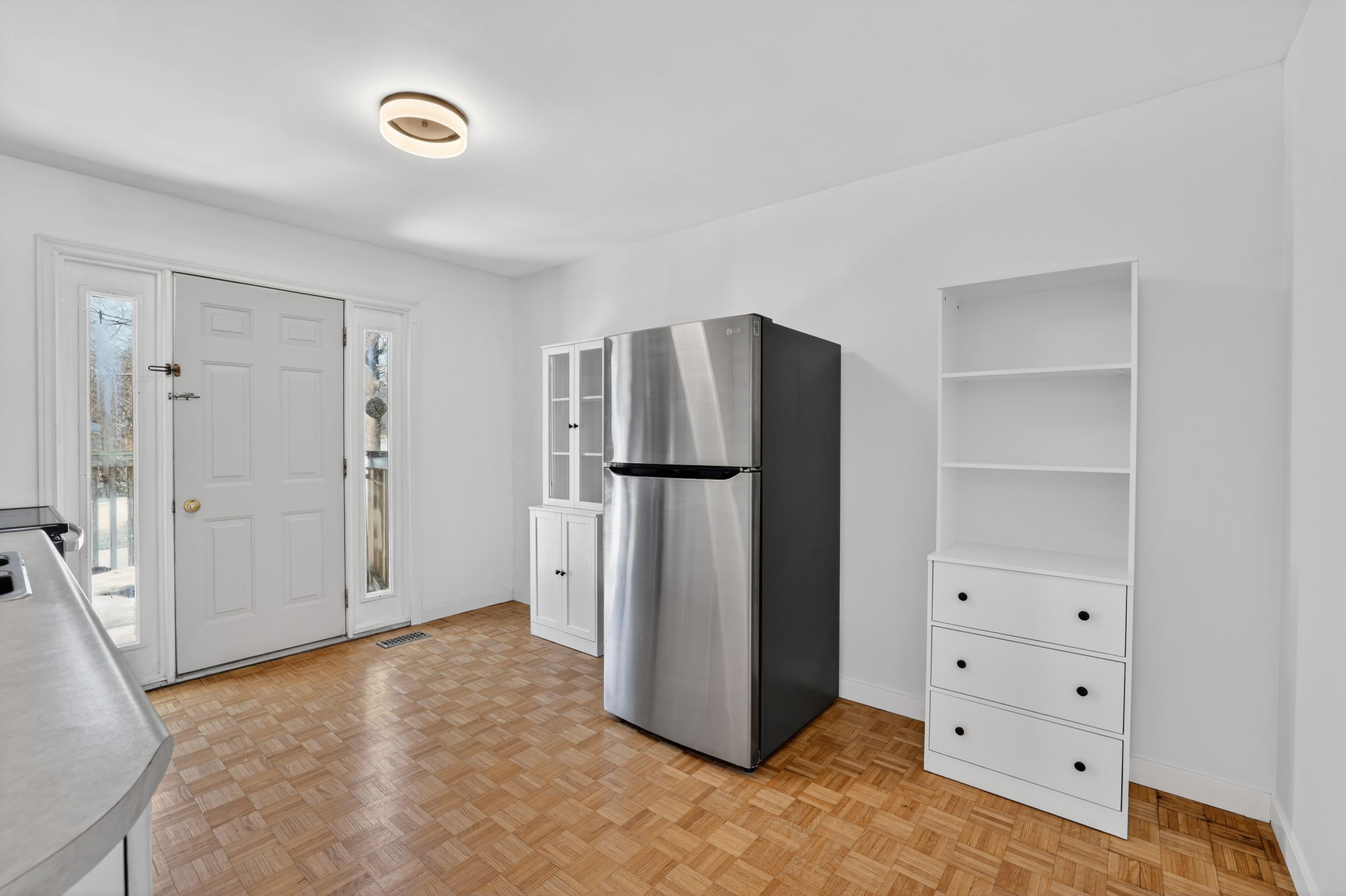 704 Brock Street S_113