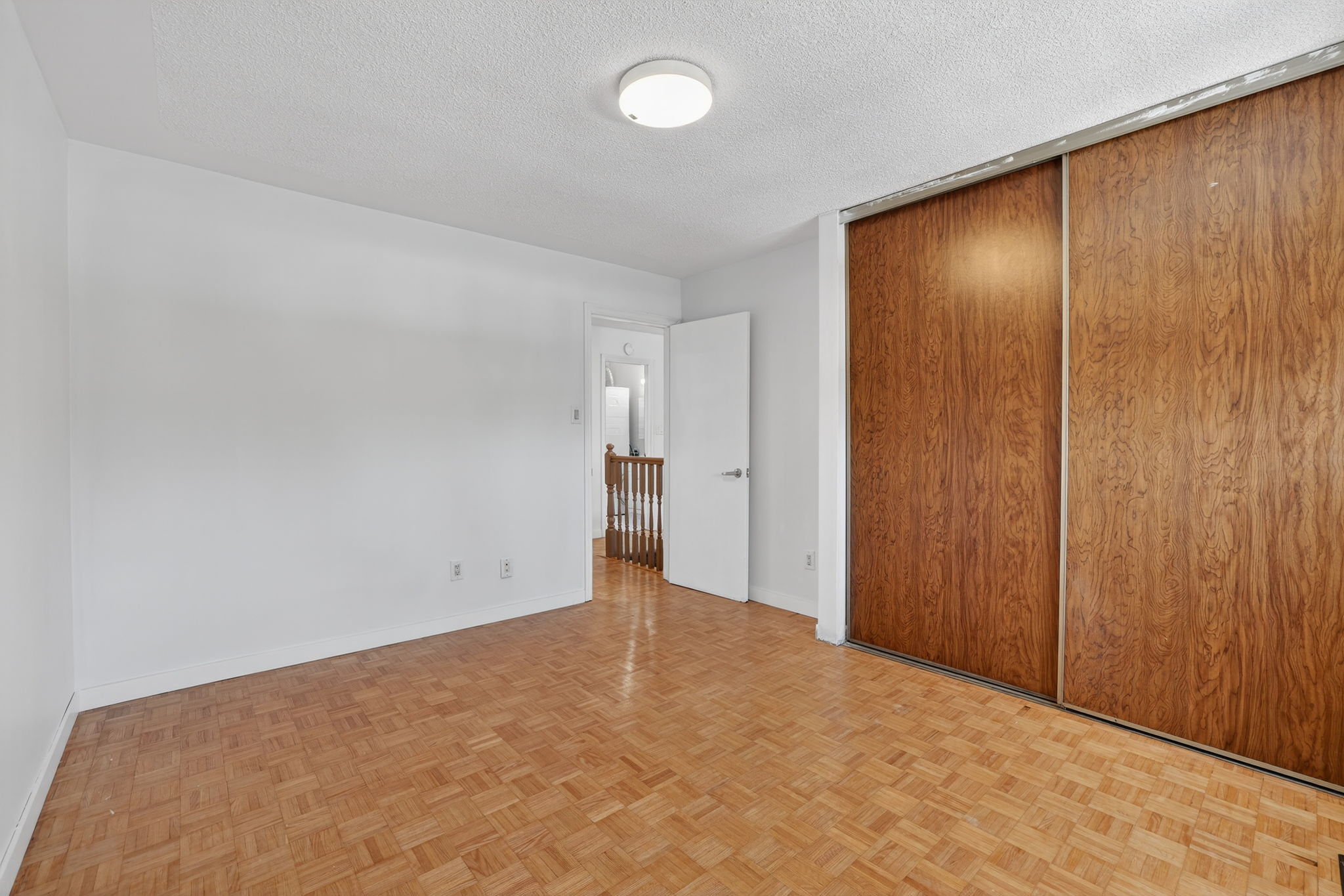 704 Brock Street S_125