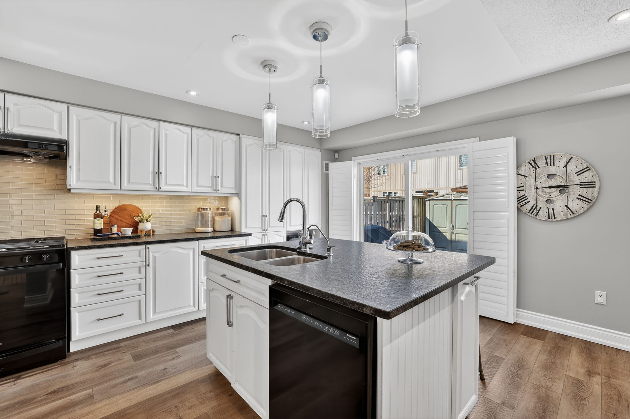 20 Burwell Street_118