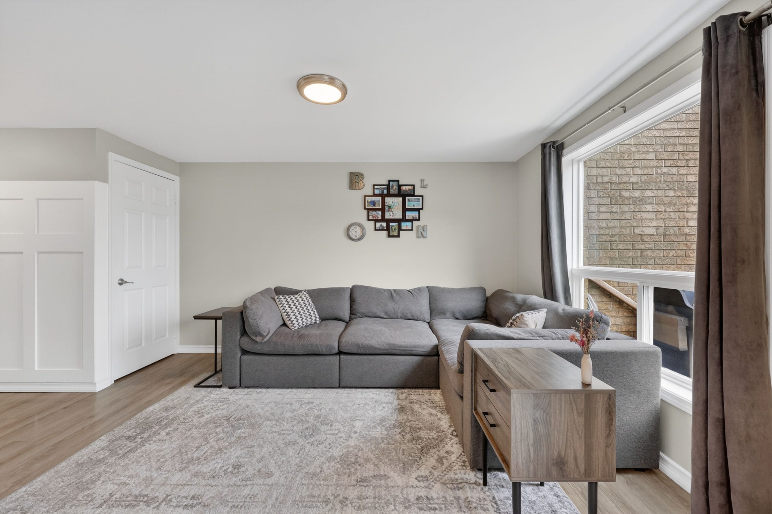 2057 Osbond Road_111