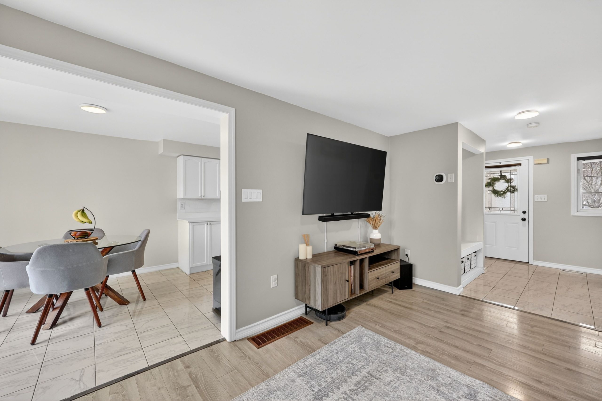 2057 Osbond Road_113