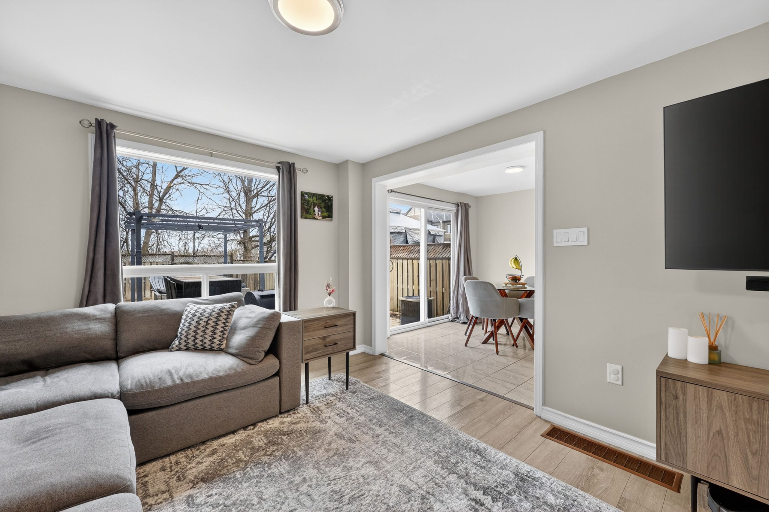 2057 Osbond Road_114