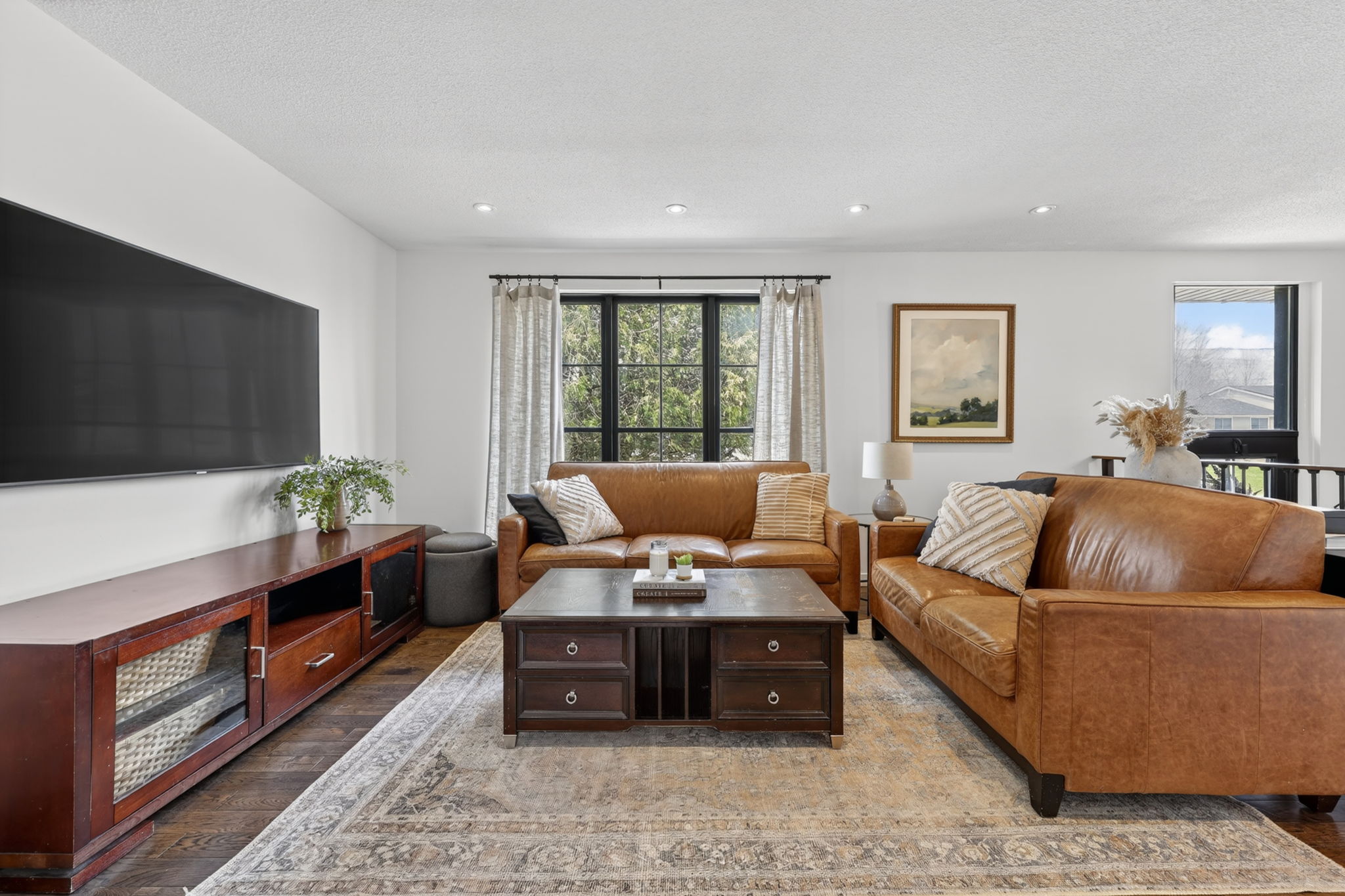 11 Ellen Crescent_INT_111