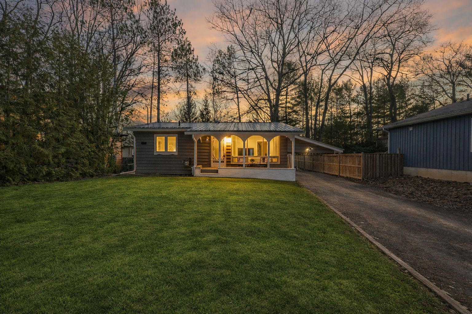 102 Melrose Ave, Wasaga Beach