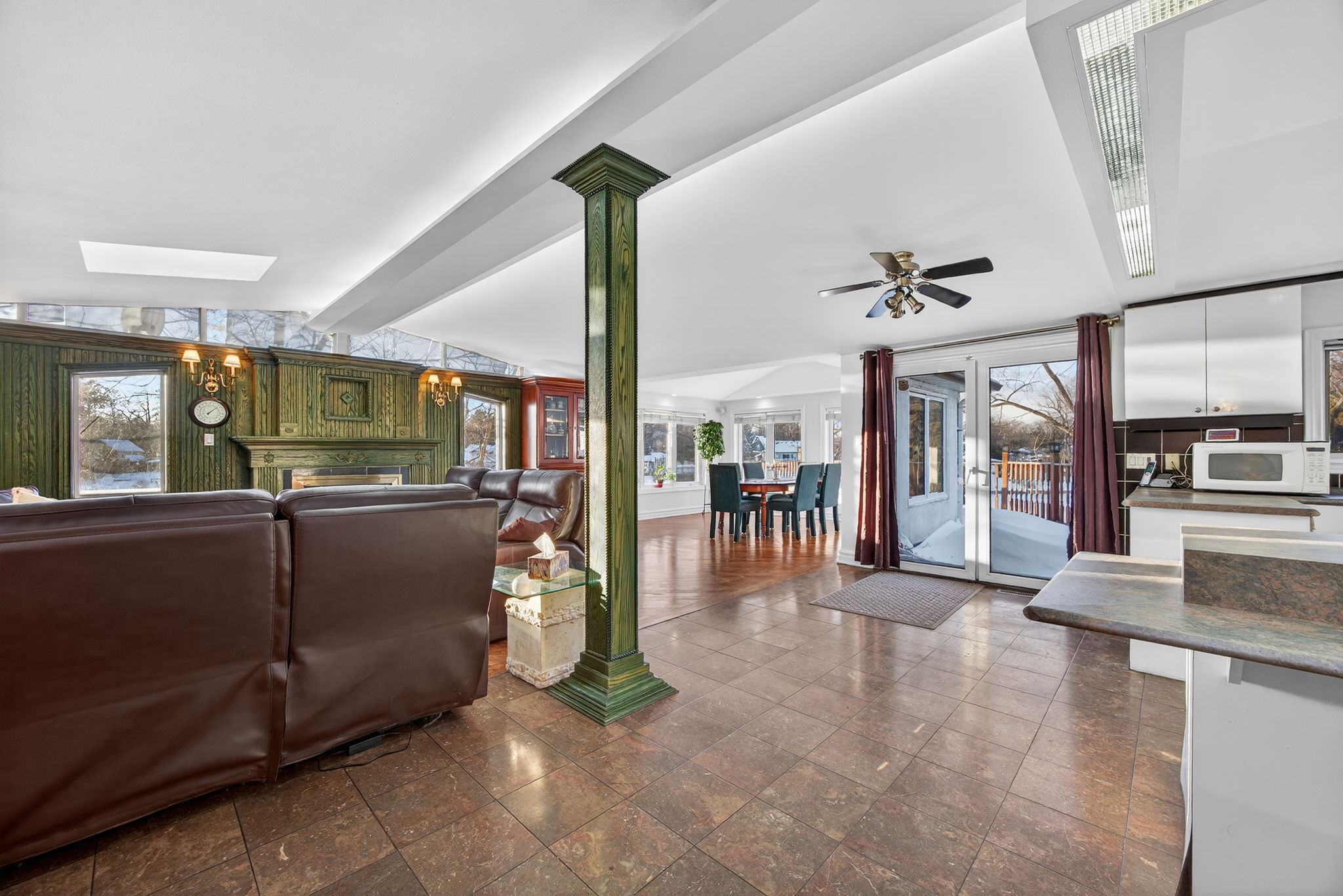 1976 River Road W_118