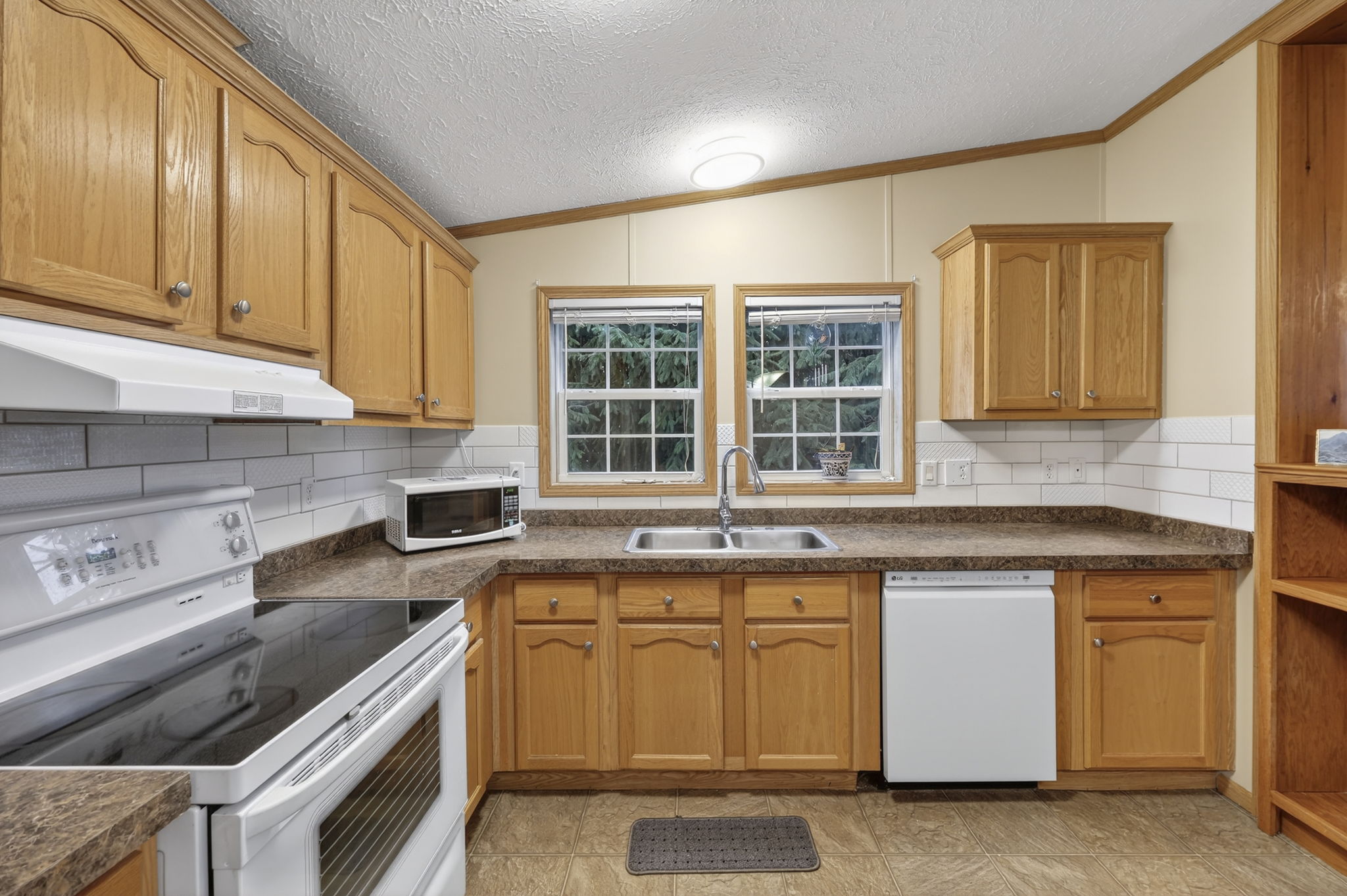 3 Illinois Crescent_114