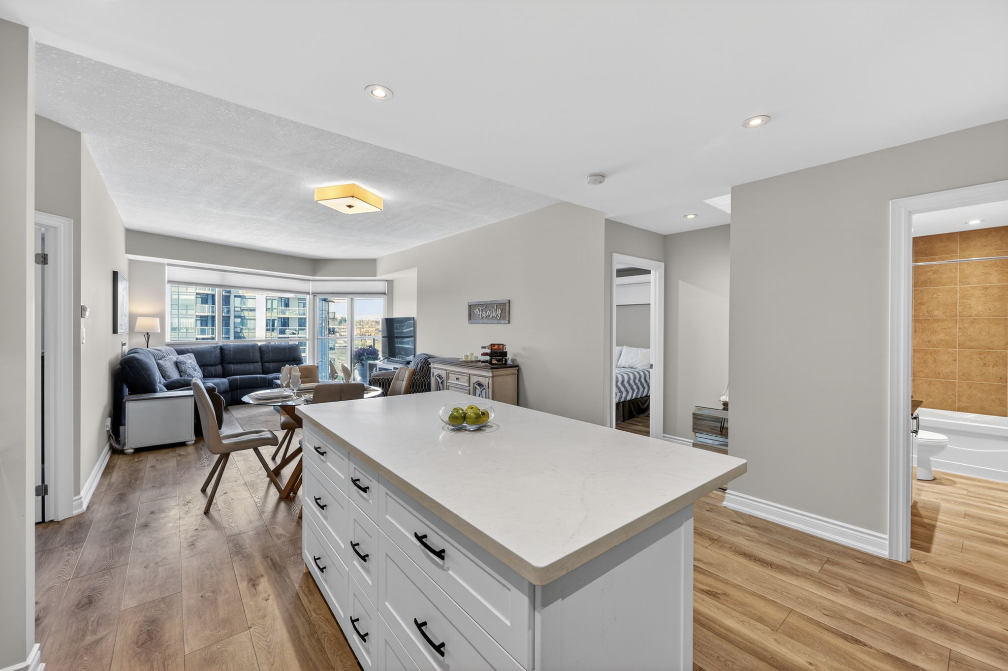 804 – 37 Ellen Street_111