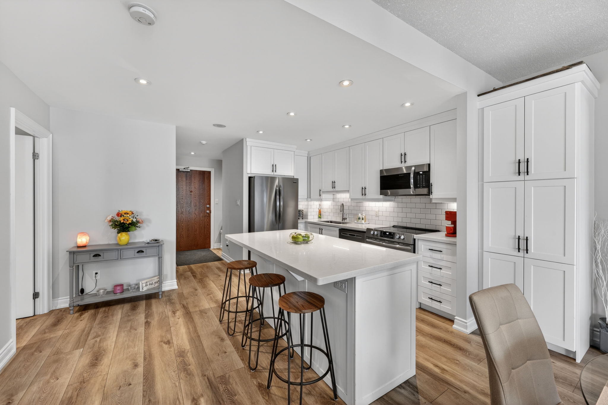 804 – 37 Ellen Street_113