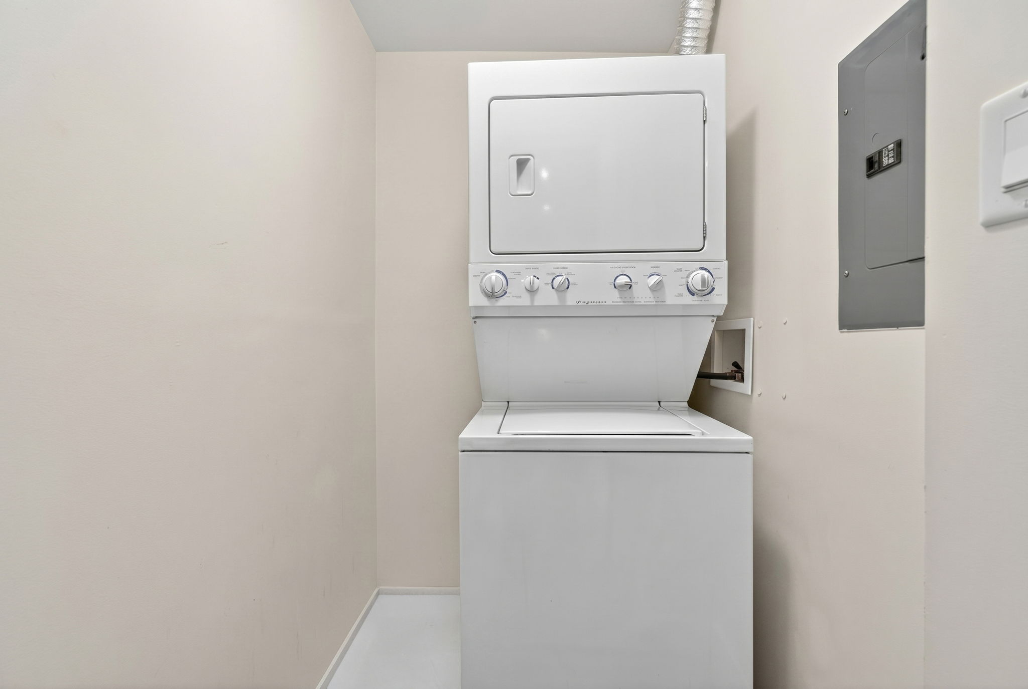 804 – 37 Ellen Street_137e