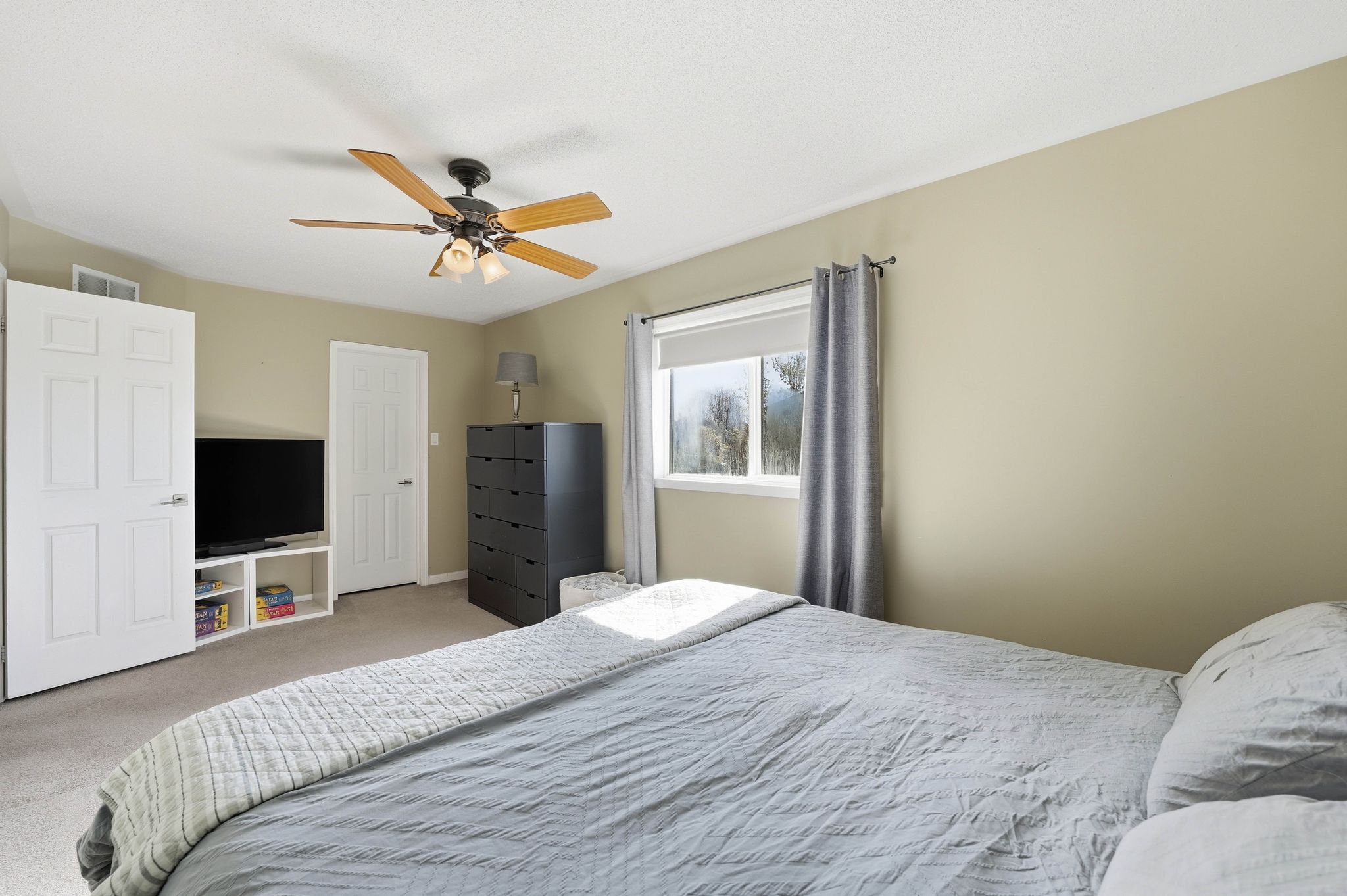 17_167 Maplewood Drive-16