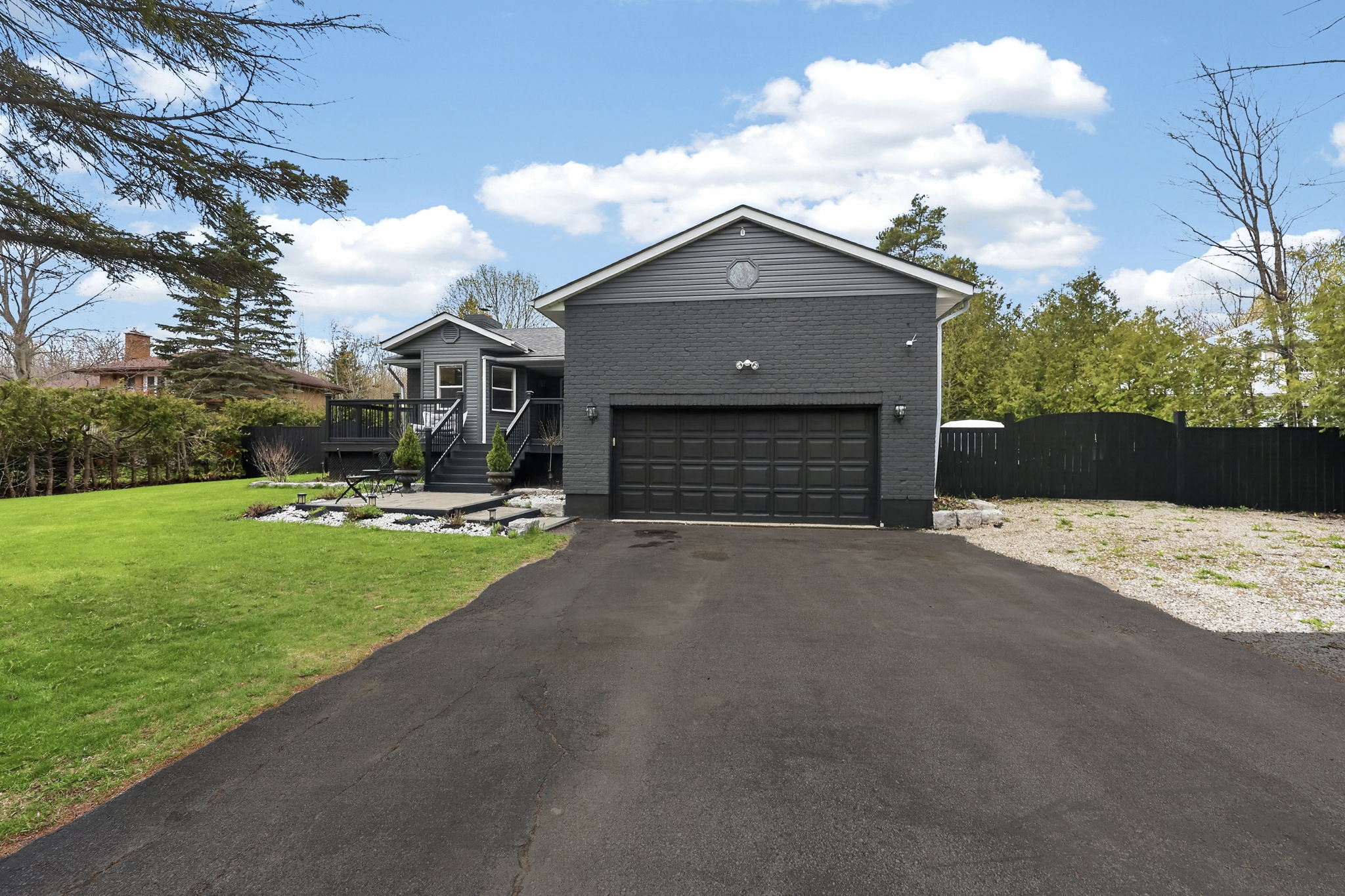 2330 Lakeshore Road E_EXT_102