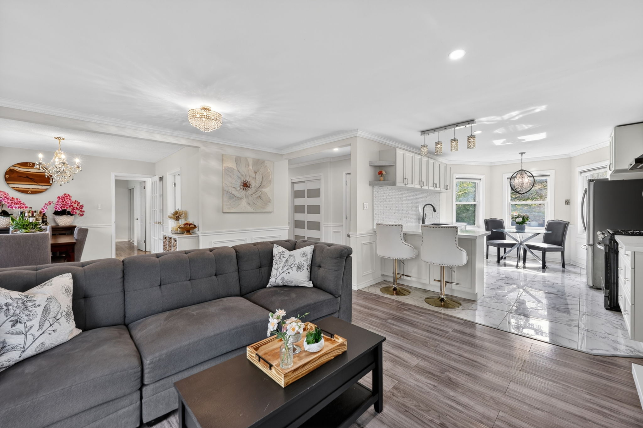 2330 Lakeshore Road E_INT_105