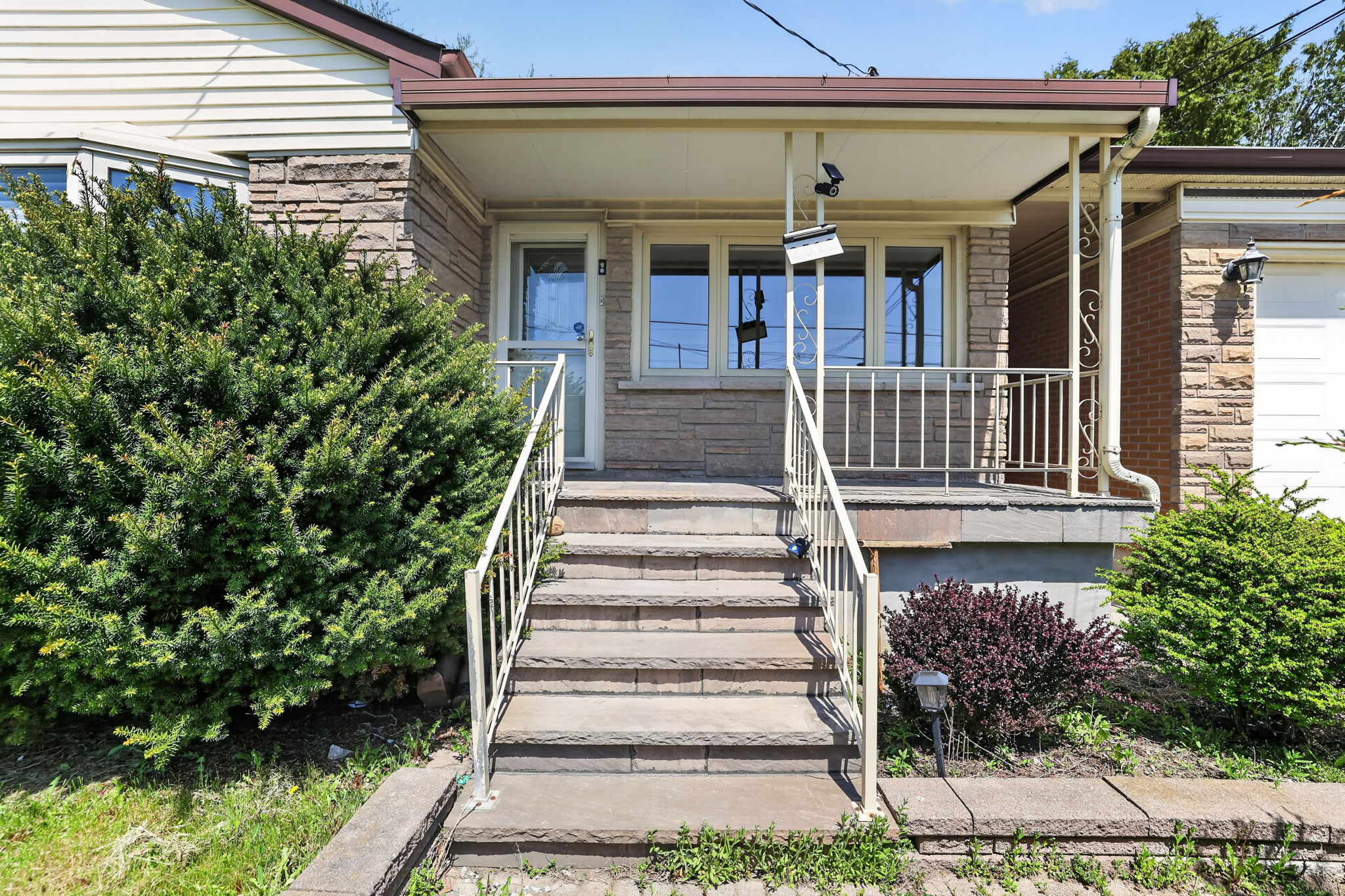 2512 Bloomington Road_108